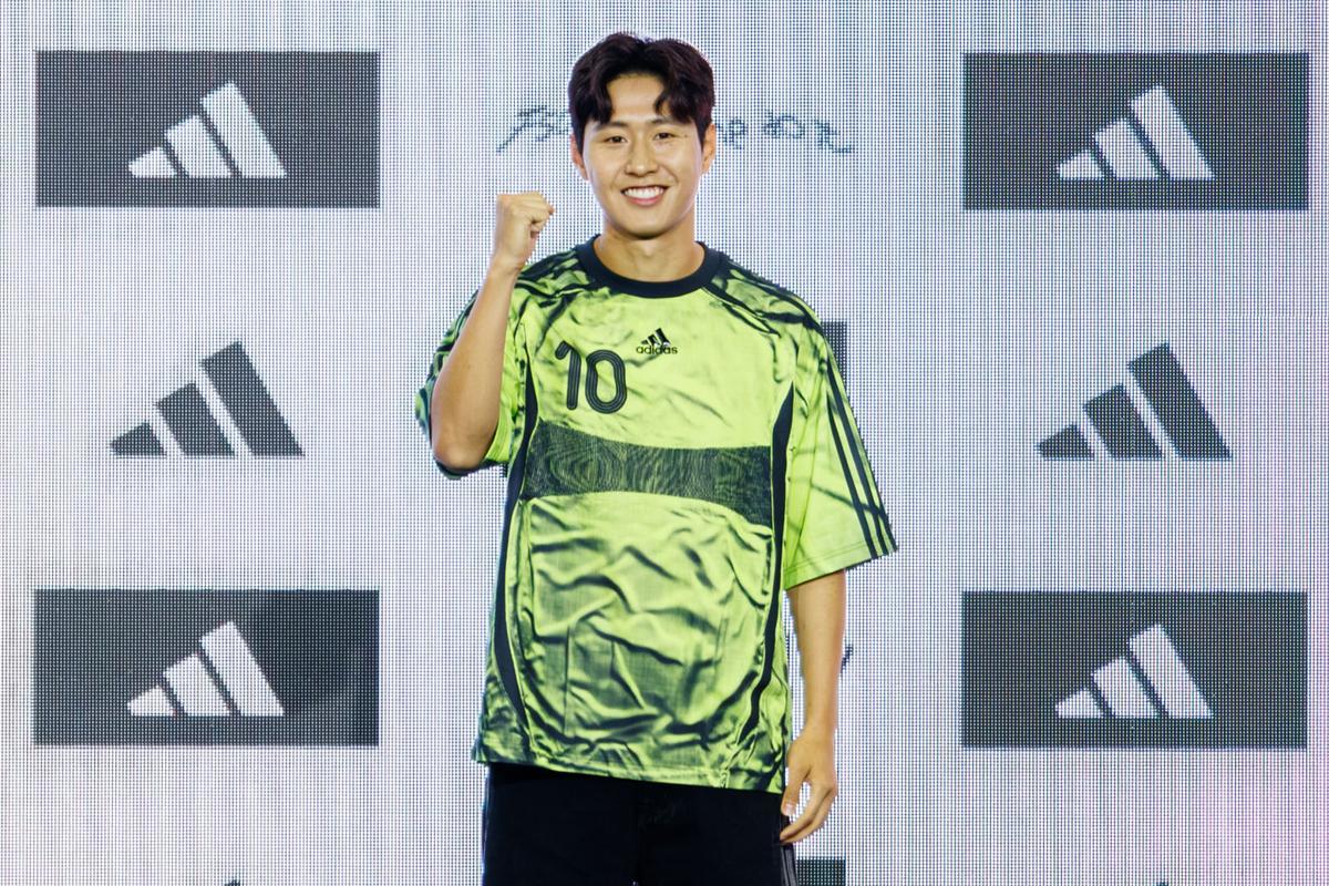 파리 생제르맹 이강인이 2일 서울 용산구 현대아이파크몰 더베이스에서 열린 아디다스 ‘강인 메이드 미 두 잇’(KANGIN MADE ME DO IT) 행사에 참석해 포즈를 취하고 있다. 2025.08.03 아디다스 제공