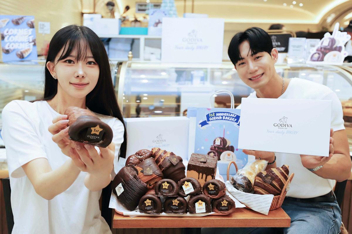 신세계백화점 강남점 지하 1층 스위트파크 고디바베이커리 팝업스토어.