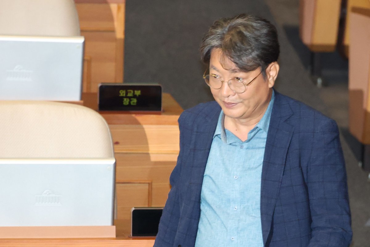 차명 주식거래 의혹을 받는 이춘석 의원. 2025.8.5/뉴스1