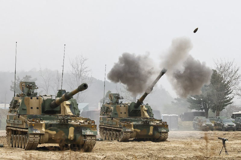 지난해 수도군단 합동 포탄사격훈련 당시 K9 자주포 사격 모습. 사진 공동취재단