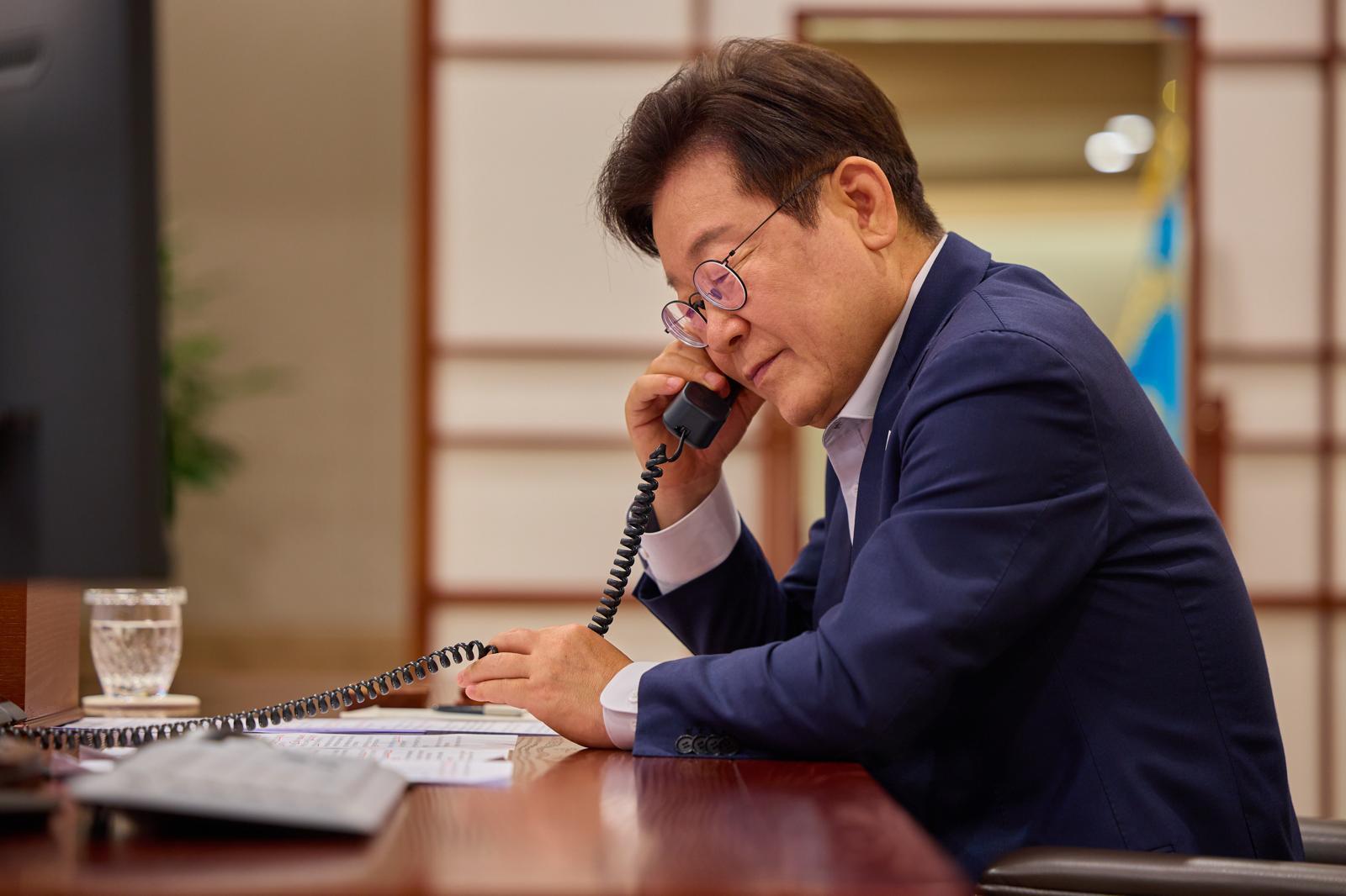 이재명 대통령이 14일 서울 용산 대통령실 청사에서 페르디난드 로무알데즈 마르코스 주니어 필리핀 대통령과 통화를 하고 있다. 2025.8.14. 대통령실 제공