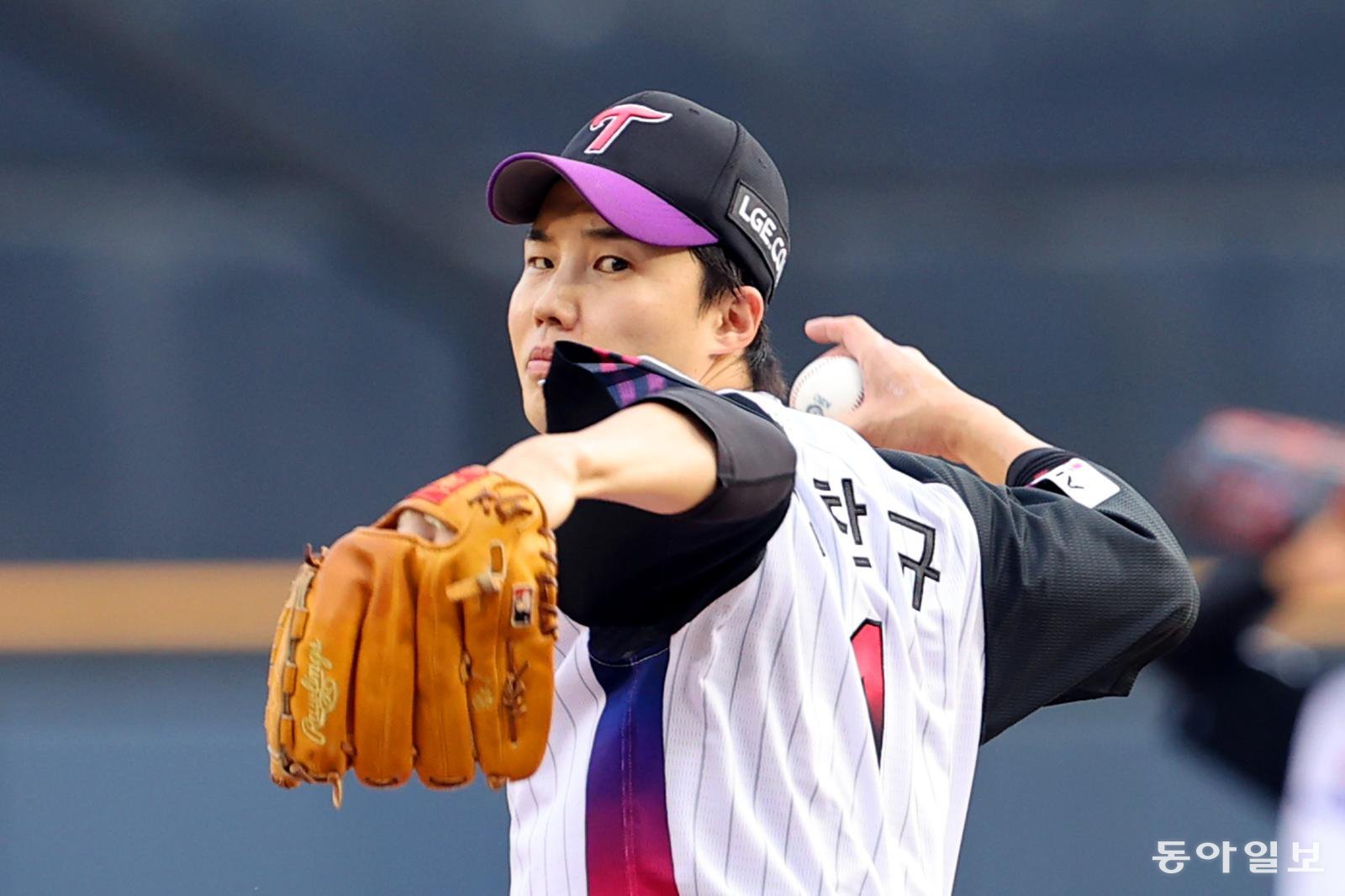 8일 한화전에서 역투하는 임찬규. 임찬규는 올 시즌 한화전에 4경기 선발등판 해 평균 7.25이닝을 소화하며 평균자책점 0.62로 극강이다. LG 제공