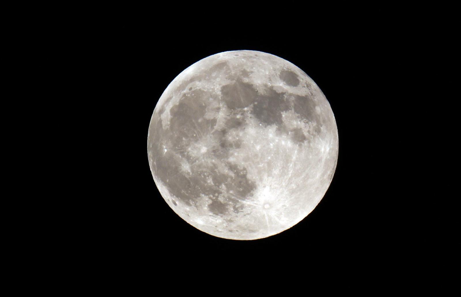 작년 서울 종로구에서 촬영된 보름달의 모습. (출처=뉴스1)