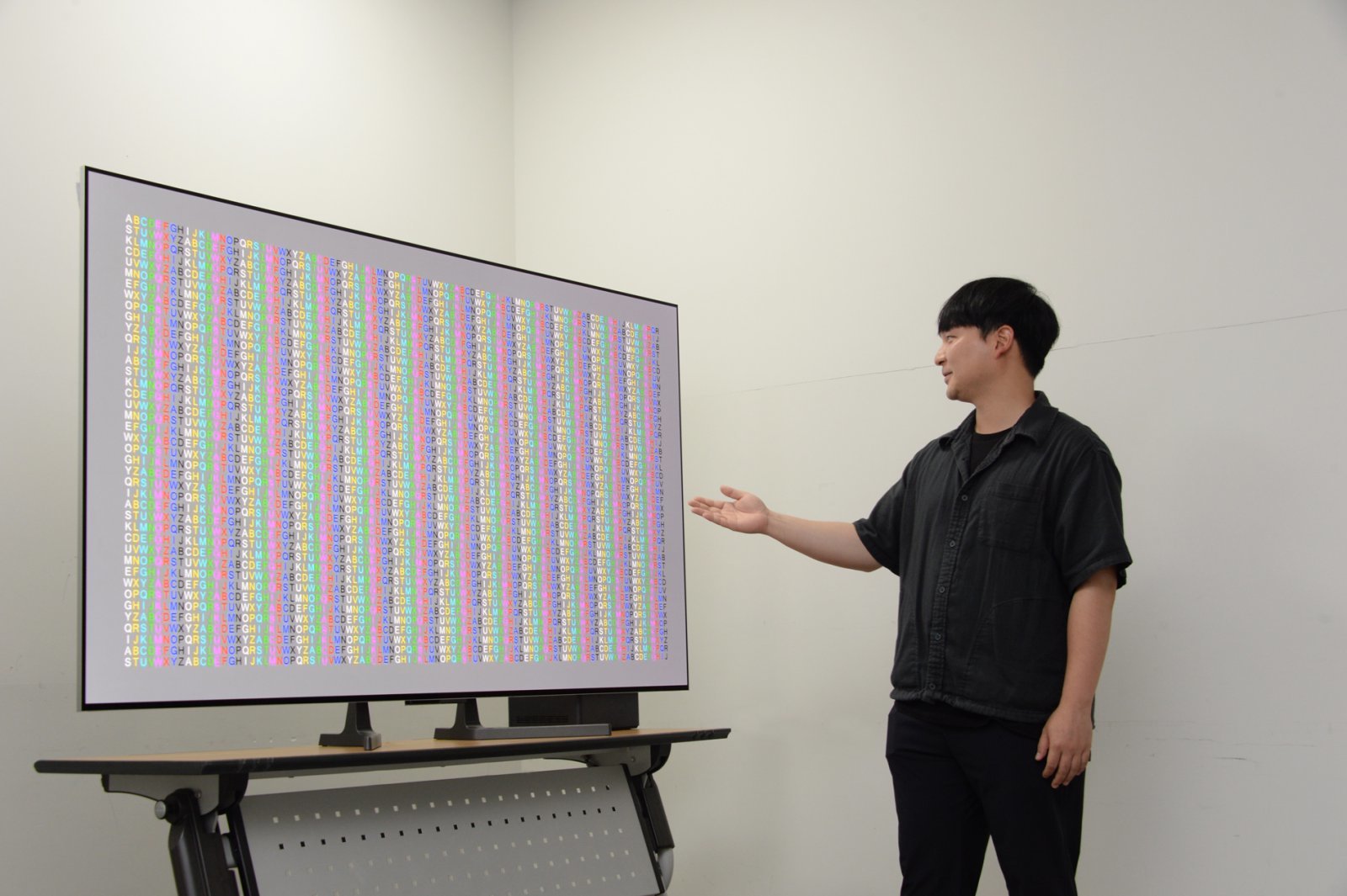 조규웅 LG전자 연구원이 LG전자의 무선 솔루션 기술에 관해 설명하고 있다. LG전자 제공.