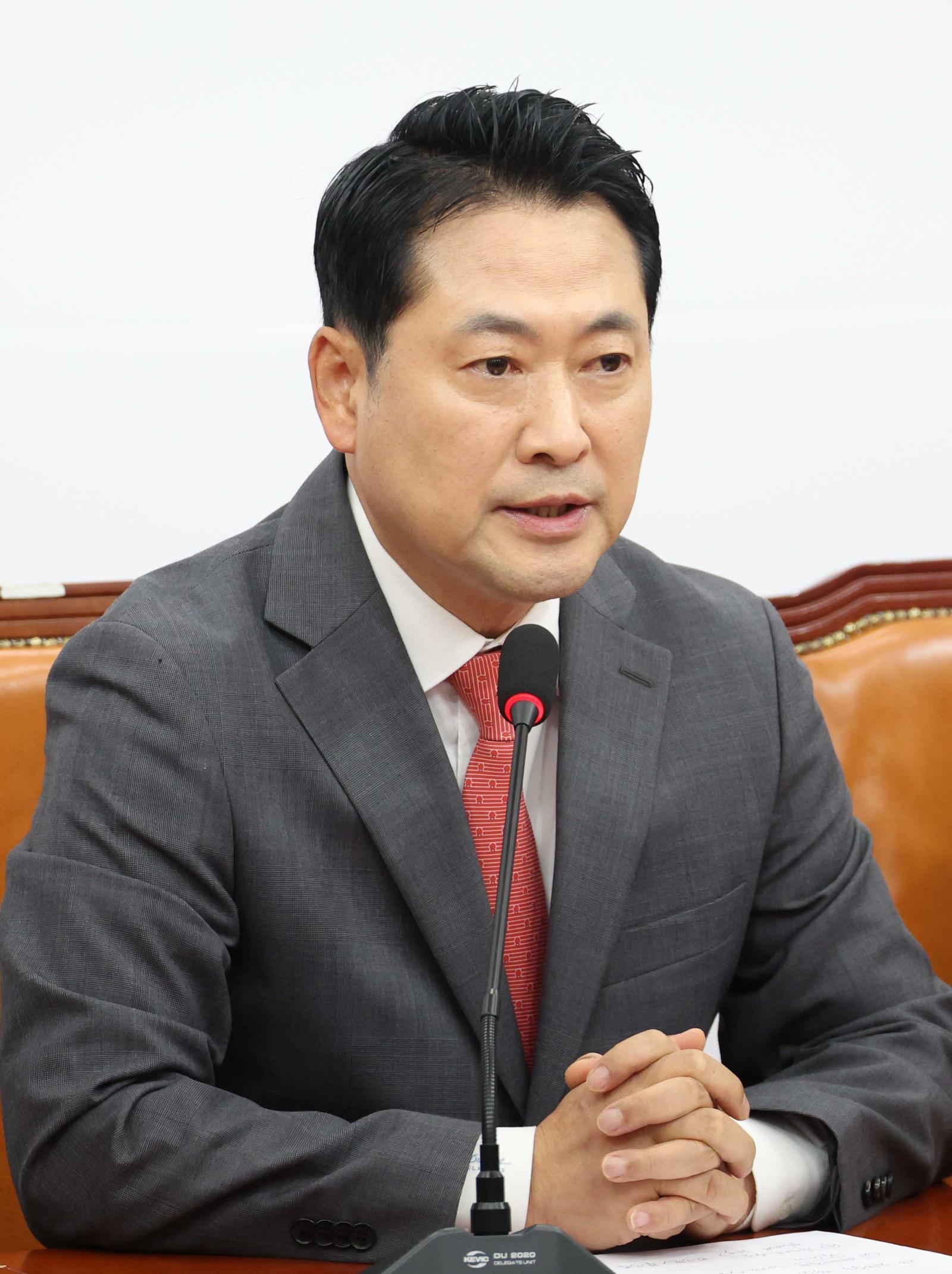 장동혁 국민의힘 대표가 2일 오후 서울 여의도 국회에서 열린 현안 관련 기자간담회에서 발언을 하고 있다. 2025.10.02 [서울=뉴시스]