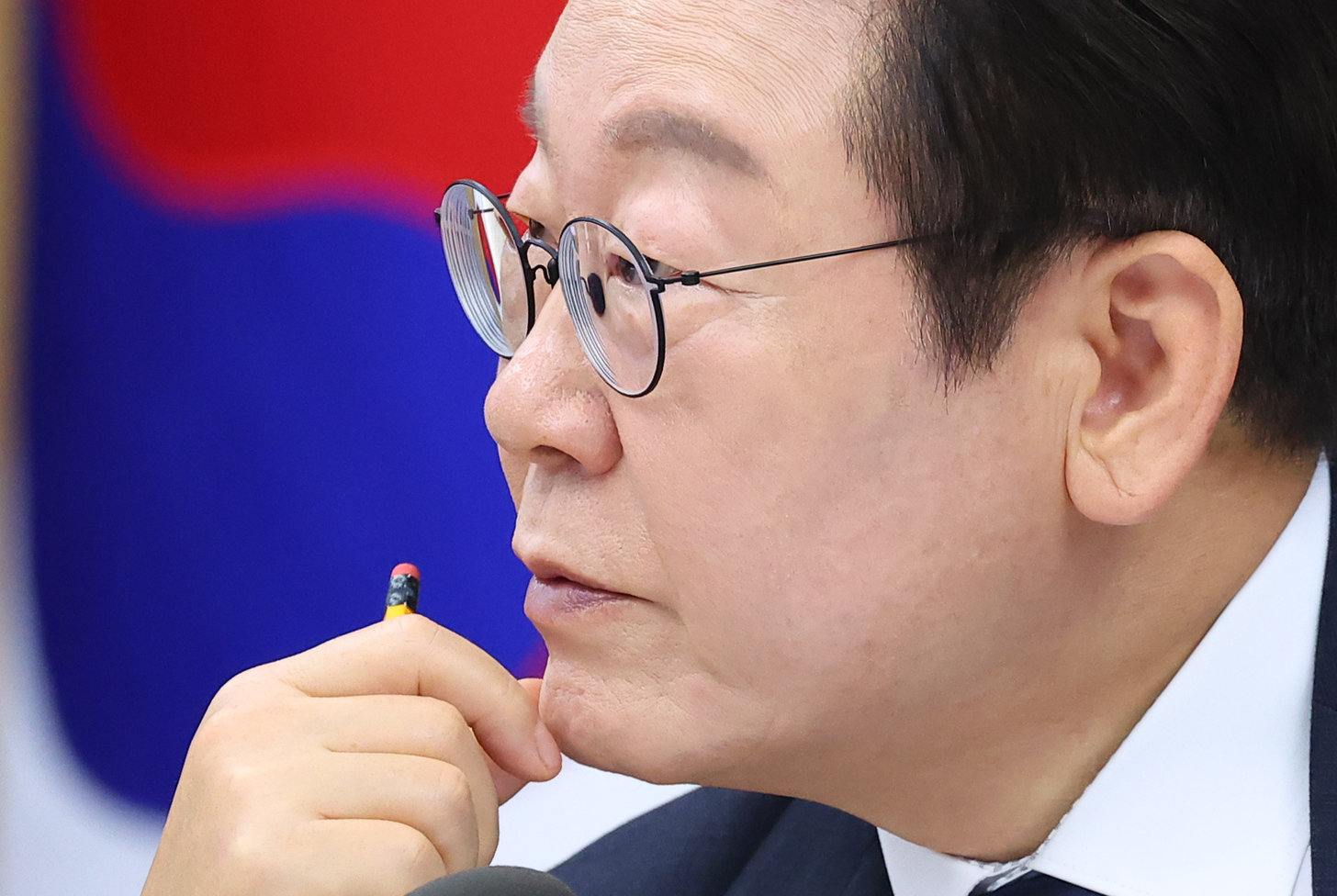 이재명 대통령이 지난달 세종시 정부세종청사에서 열린 제42회 국무회의에서 참석자 발언을 경청하고 있다. (대통령실통신사진기자단) 2025.09.16.