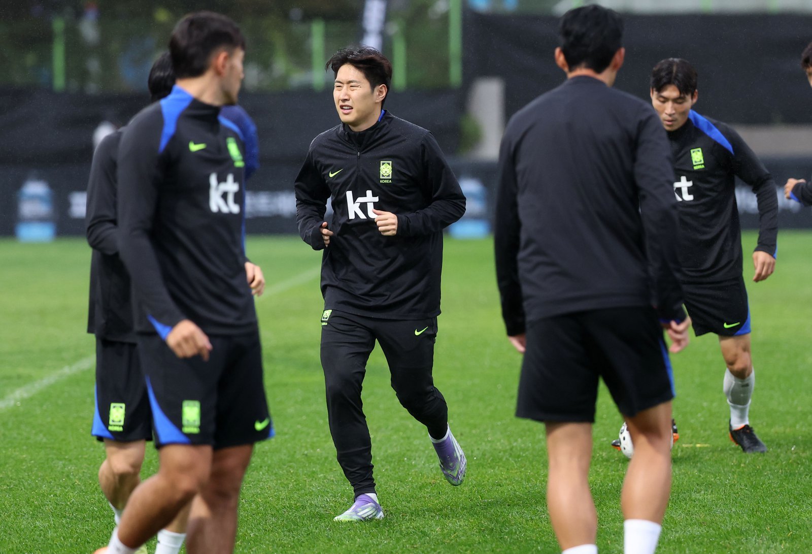브라질과의 평가전을 앞둔 대한민국 축구대표팀 이강인이 7일 경기 고양시 고양종합운동장 보조경기장에서 훈련을 하고 있다. 2025.10.07 [고양=뉴시스]