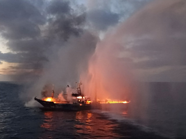 화재 선박(서귀포해경 제공)