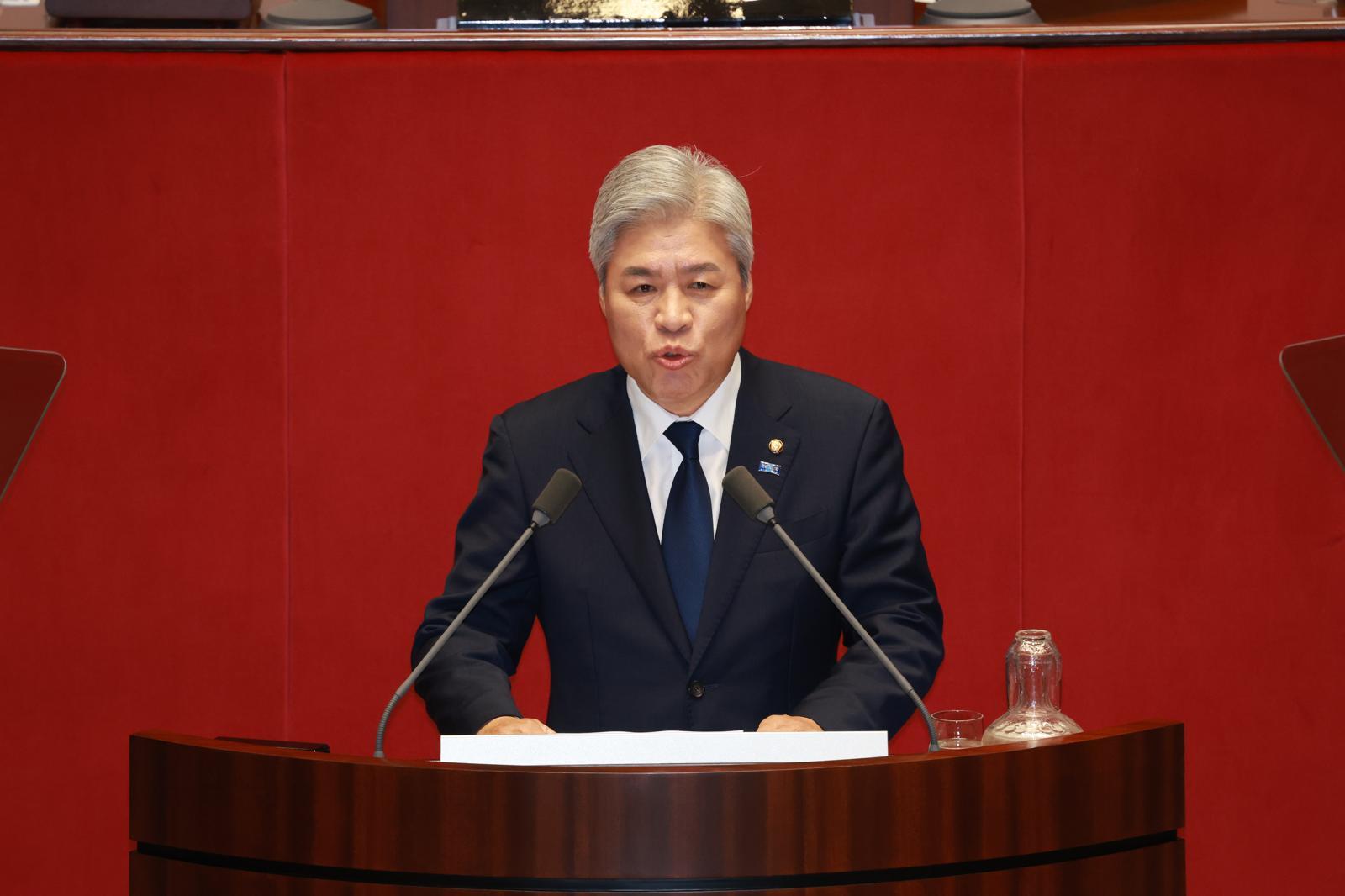 서왕진 조국혁신당 원내대표가 15일 서울 여의도 국회에서 열린 제429회 국회(정기회) 제5차 본회의에서 비교섭단체 연설을 하고 있다. 2025.09.15 뉴시스