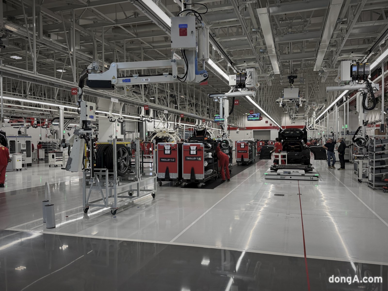 페라리 핵심 차량 제작기지 E빌딩 내부.