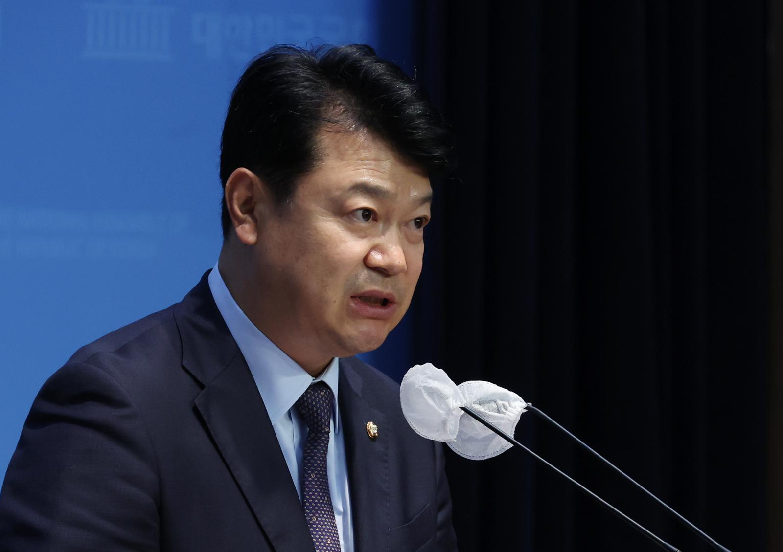 복기왕 더불어민주당 의원이 25일 서울 여의도 국회 소통관에서 당 사회적경제위원장 출마선언을 하고 있다. 2024.09.25. [서울=뉴시스]