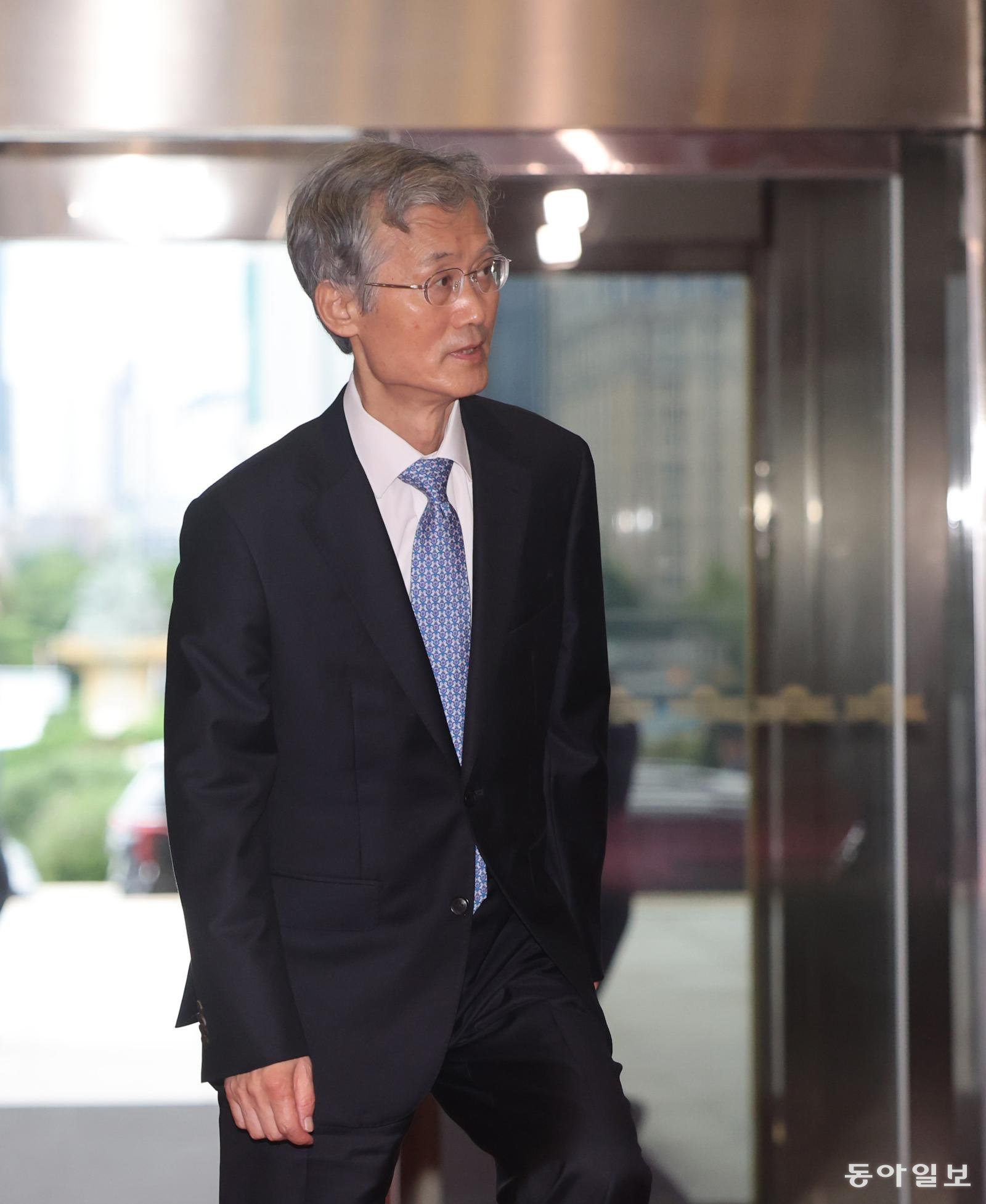 13일 오전 조희대 대법원장이 법사위 국정감사에 출석하기 위해 국회 본청으로 들어오고 있다. 장승윤 기자 tomato99@donga.com