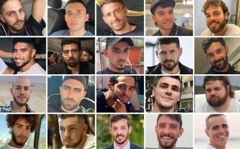 가자지구에 억류됐다가 13일(현지시간) 오전 석방되는 생존 인질 20명. 첫 번째 줄 왼쪽부터 엘카나 보보트, 마탄 앙그레스트, 아비나탄 오르, 요세프-하임 오하나, 알론 오헬. 두 번째 줄은 에비아타르 데이비드, 가이 길모아 달랄, 롬 브라슬라브스키, 갈리 베르만, 지브 베르만. 세 번째 줄은 마탄 장가우커, 바르 쿠퍼슈타인, 데이비드 쿠니오, 아리엘 쿠니오, 옴리 미란. (타임스 오브 이스라엘)