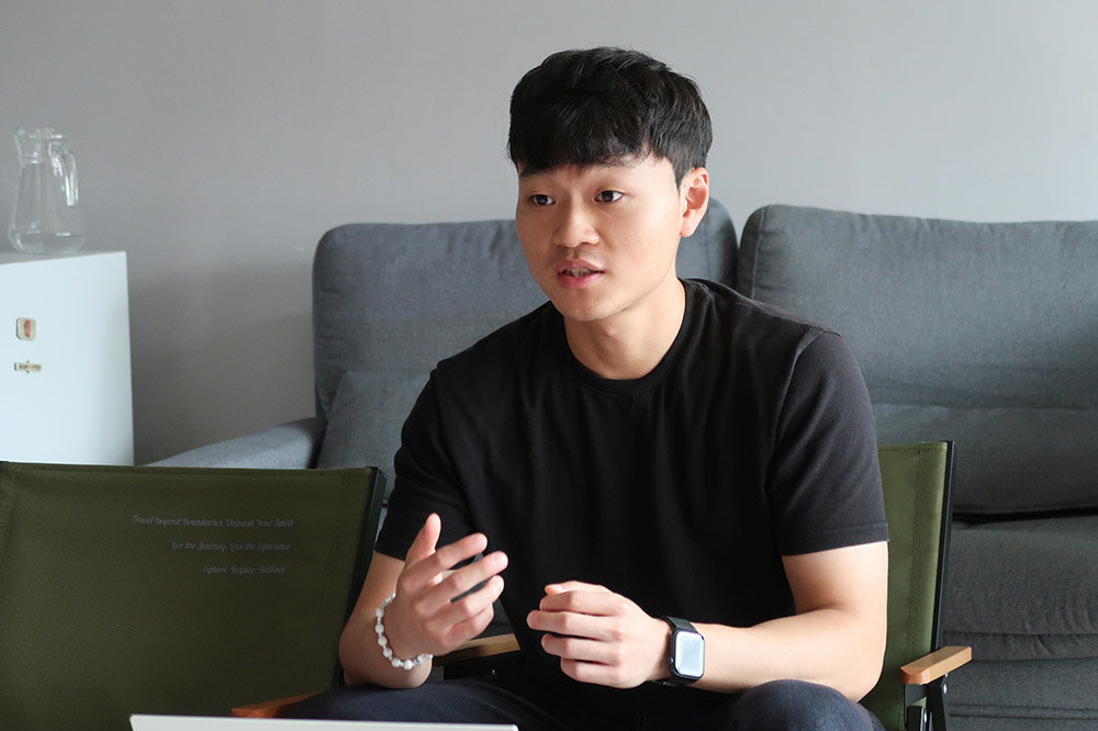 산불 조기 감지 시스템에 대해 설명하는 조용준 대표 / 출처=IT동아