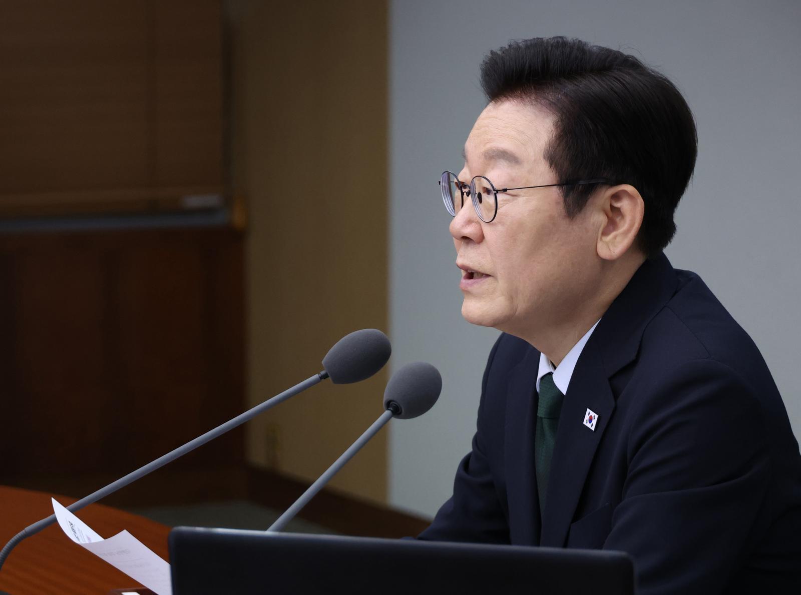 이재명 대통령이 13일 서울 용산 대통령실 청사에서 열린 수석보좌관회의에서 발언하고 있다. (대통령실통신사진기자단) 2025.10.13. 뉴시스