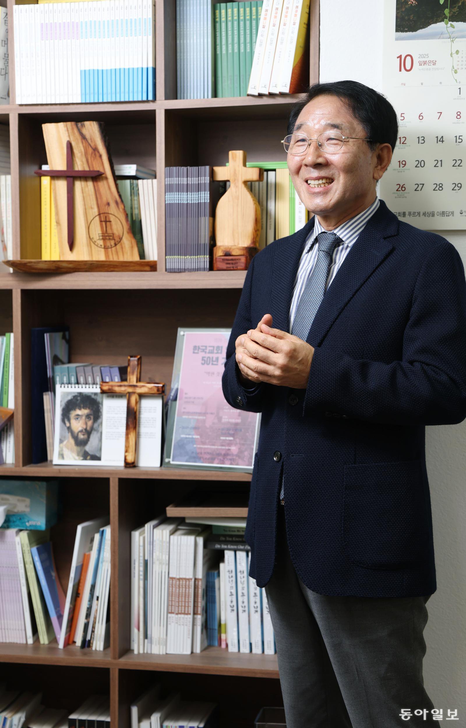 김종생 한국기독교교회협의회(NCCK) 총무는 “서로 평등하고 자유롭게 함께 어우러질 수 있는 사회를 만드는 것이야말로 교회가 해야 할 일”이라며 “종교가 삶의 중심이 아니라 다양한 선택 중 하나가 된 시대에 교회는 형식적 신앙보다 진정성과 실천, 공동체성을 더 중시하는 본연의 모습으로 돌아갈 필요가 있다”라고 했다. 신원건 기자 laputa@donga.com