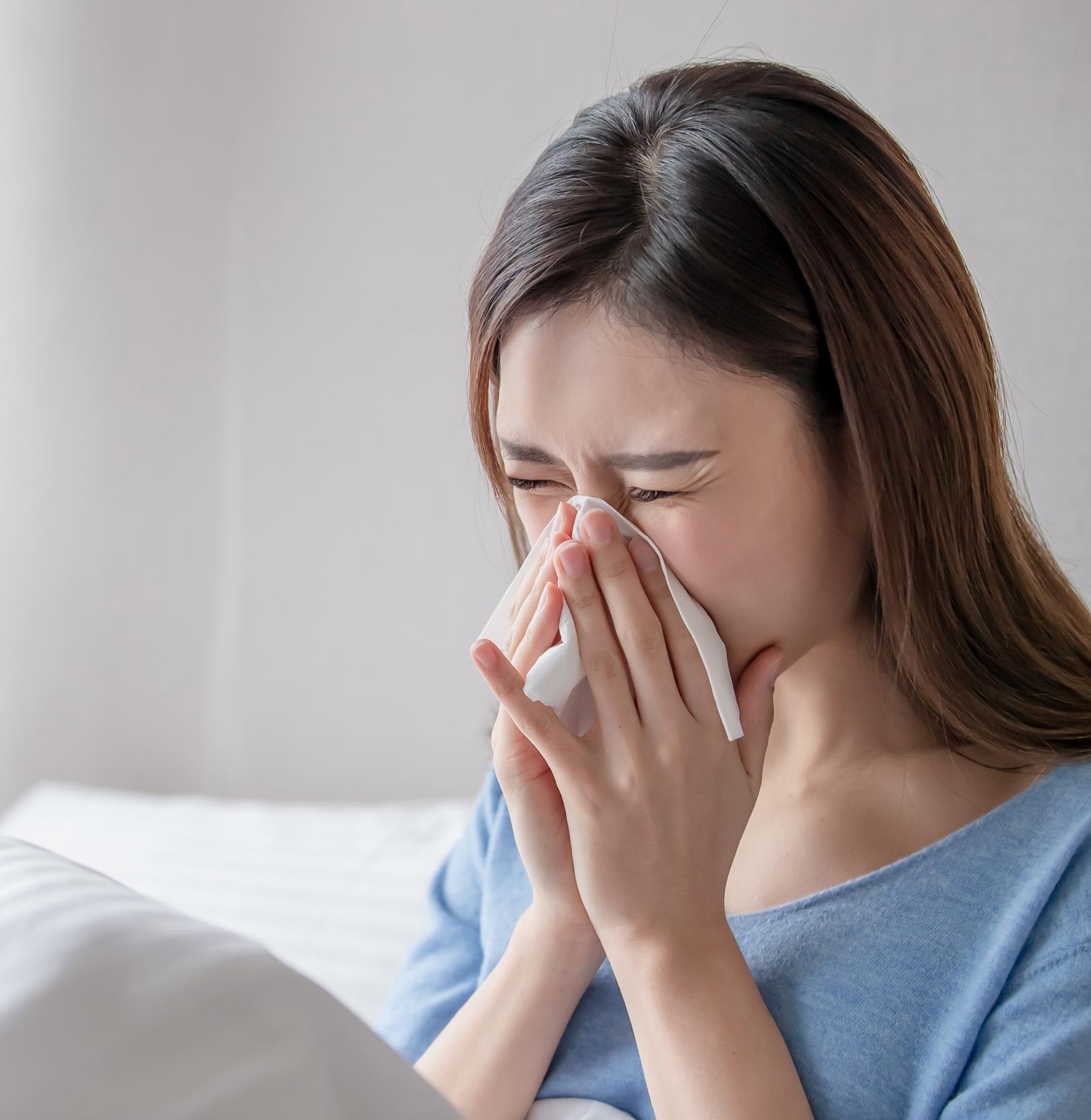 찬바람이 불기 시작하는 가을이 되면 알레르기비염 증상을 호소하는 환자가 많아진다. 일교차와 건조한 공기가 코점막을 자극하면서 면역반응이 과도하게 일어나기 때문이다. 게티이미지코리아