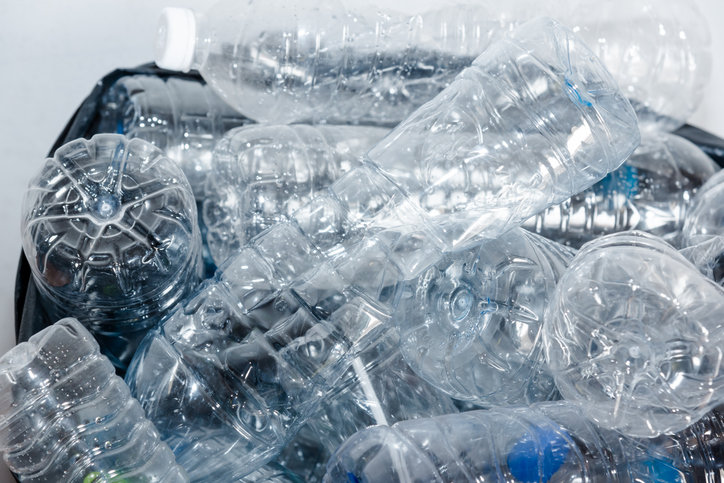 캄보디아에서 범죄 조직에게 통장을 빌려준 남성이 1주일간 감금돼 생수 10병으로 버텼다고 주장했다. (게티이미지)