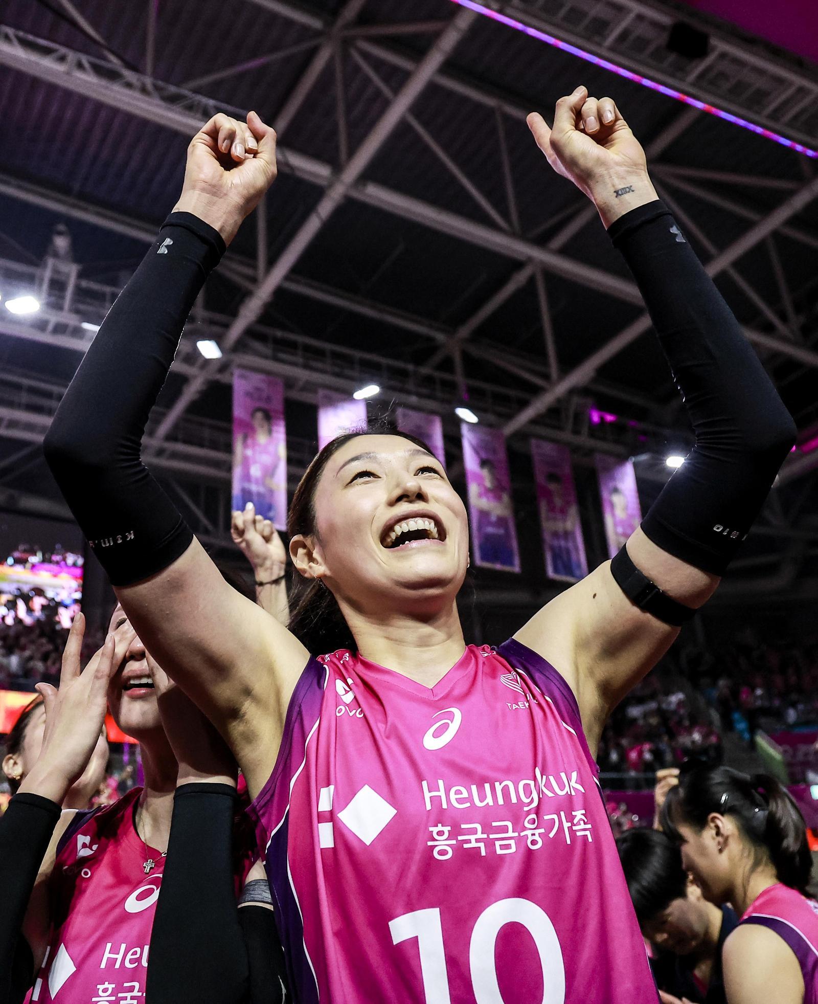 ‘배구 여제’ 김연경 등번호 10번 ‘영구결번’…18일 은퇴식서 진행 예정