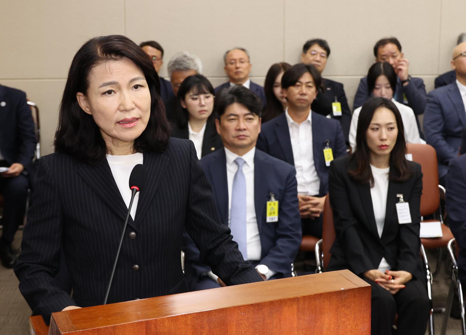 이진숙 전 방송통신위원장이 14일 서울 여의도 국회에서 열린 과학기술정보방송통신위원회 국정감사에 증인으로 출석해 의원 질의에 답하고 있다. 2025.10.14. 뉴시스