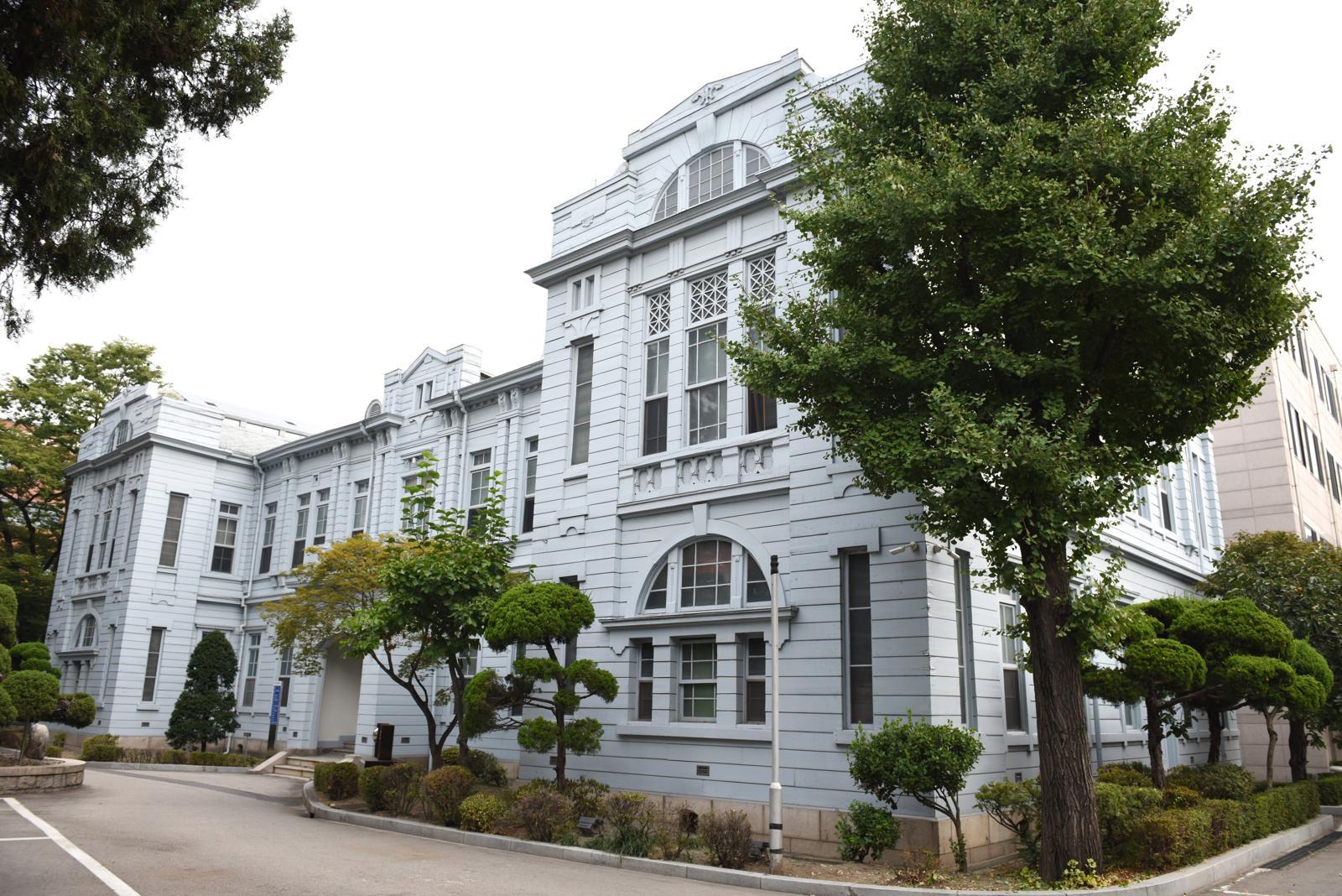 1912년 지어진 조선총독부 중앙시험소 건물. 현재는 한국방송통신대 별관. 사진 출처 국가유산청
