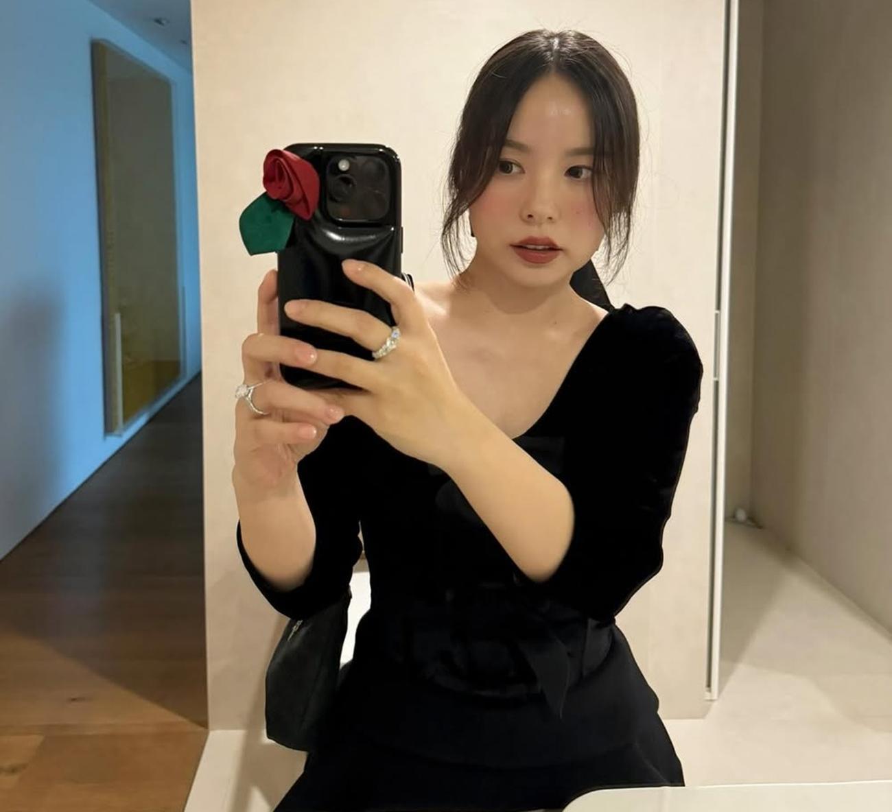 배우 민효린이 최근 불거진 ‘둘째 임신설’을 직접 해명했다. 그는 SNS를 통해 “엄마로서의 모습도 응원해 달라”며 근황을 전했다. 사진=민효린SNS캡처