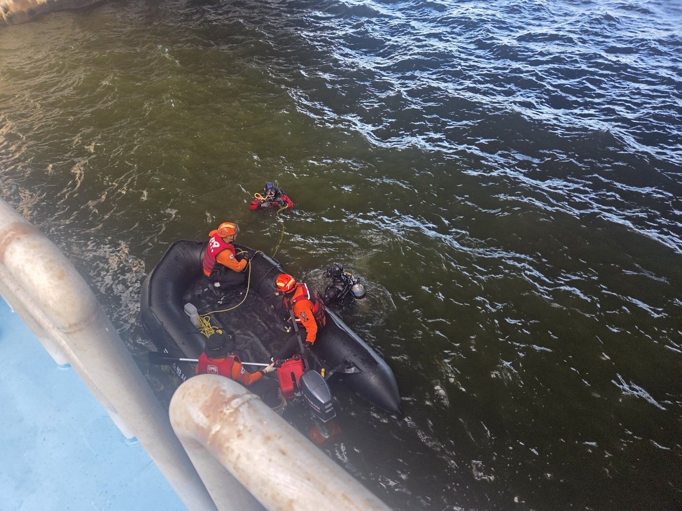 군산 금강하굿둑 사고 현장. 전북소방 제공