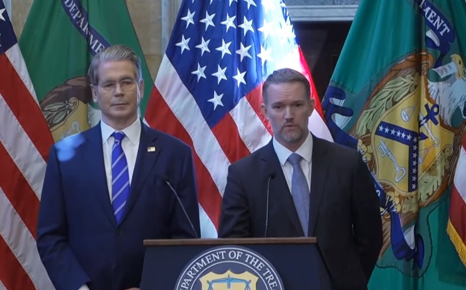 스콧 베선트 미국 재무장관(왼쪽), 제이미슨 그리어 미국 무역대표부(USTR) 대표 . 사진=유튜브 영상 캡쳐