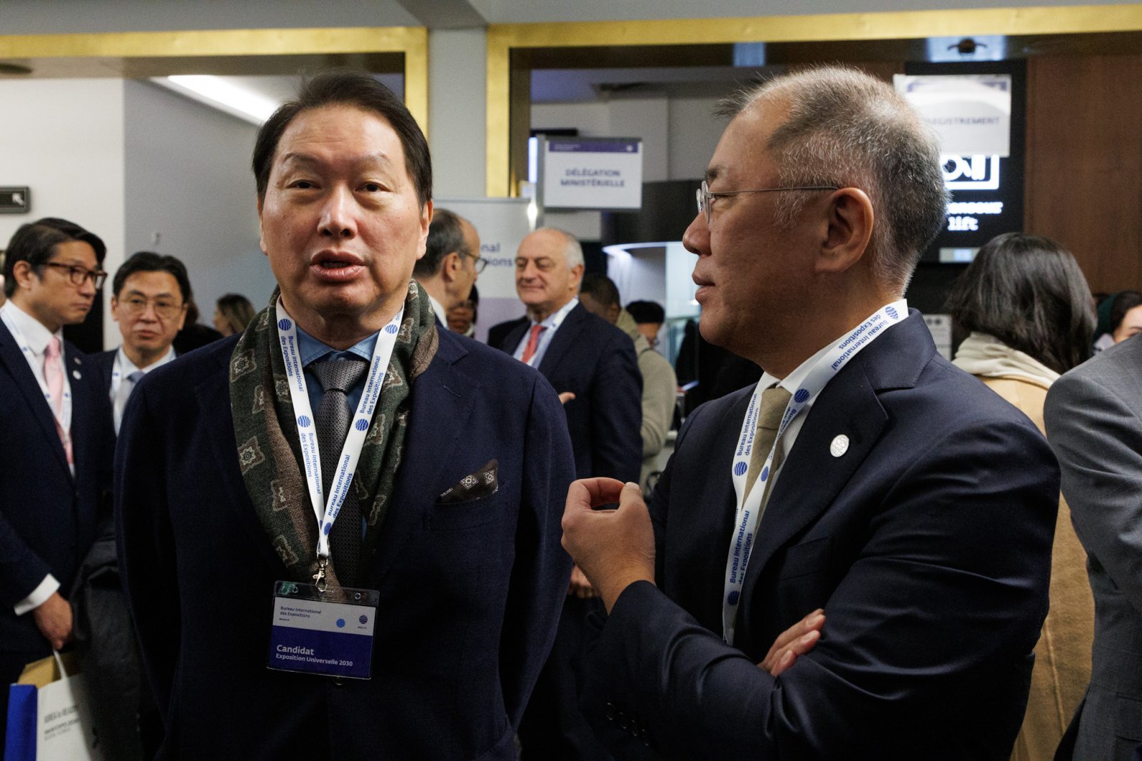 정의선 현대자동차그룹 회장(오른쪽)과 최태원 대한상공회의소 회장. 뉴스1