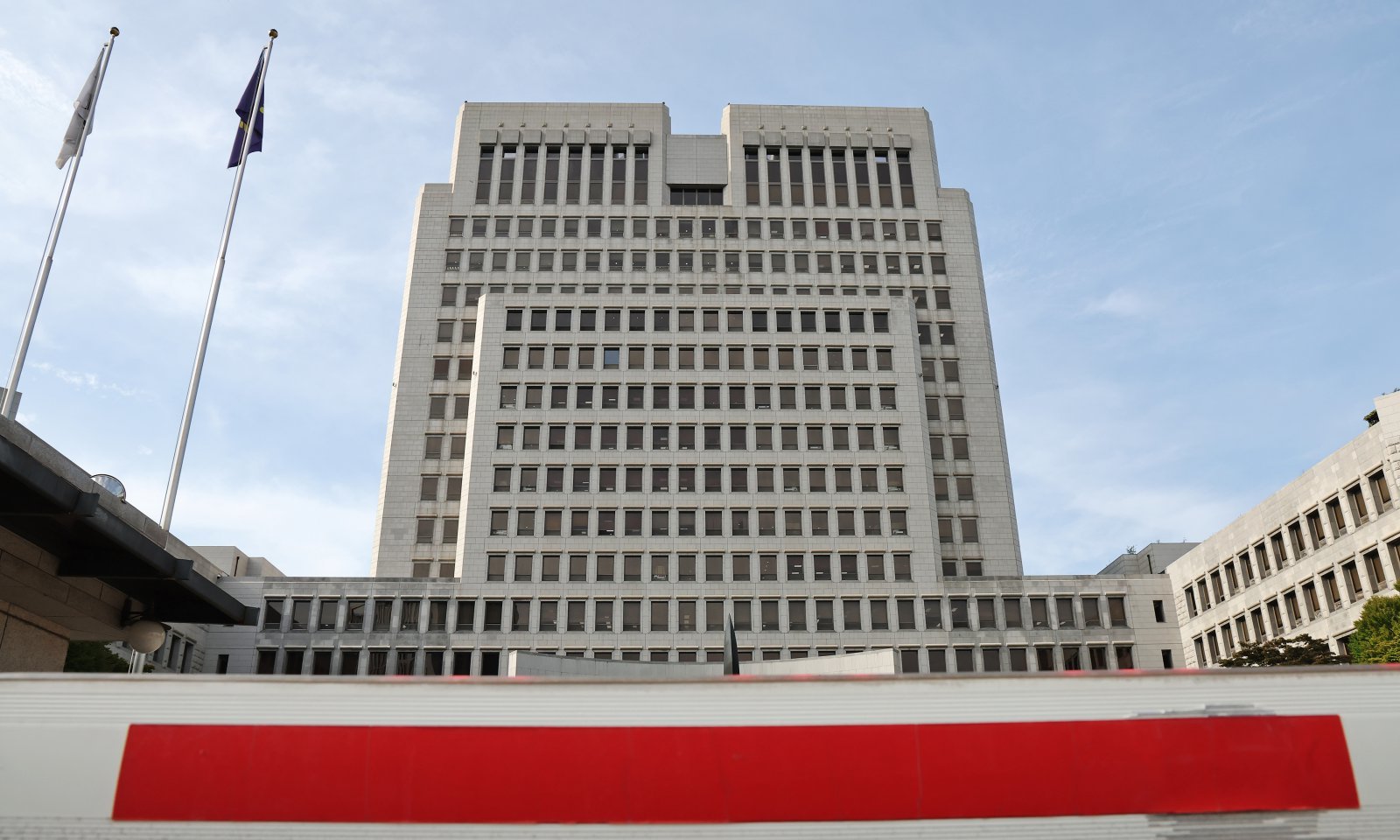 15일 서울 서초구 대법원 청사의 모습. 더불어민주당은 이날 내란전담재판부 설치의 필요성을 거듭 강조하면서 민주당이 추진하는 사법개혁에 우려를 표한 조희대 대법원장에 대한 사퇴를 압박하고 있다. 2025.9.15/뉴스1