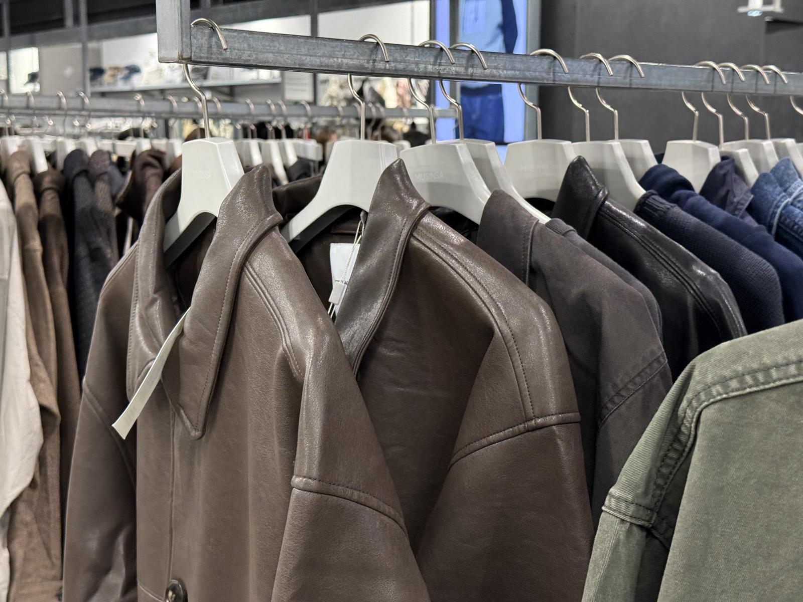 10월 16일 서울 마포구 한 편집숍에 인조가죽 제품이 나열돼 있다. (출처=김영호 기자 rladudgh2349@donga.com)