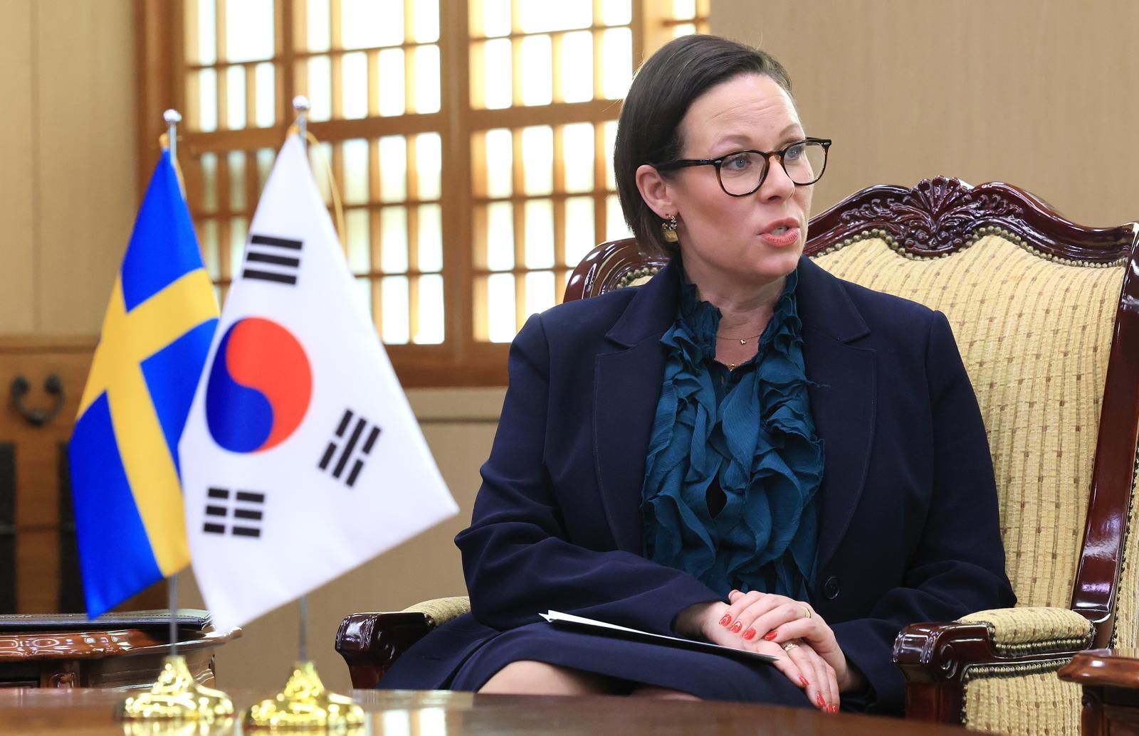 말메르 스테네르가드(Malmer Stenergard) 스웨덴 외교부 장관이 16일 서울 종로구 외교부 청사에서 조현 외교부 장관을 만나 인사말을 하고 있다. 뉴스1