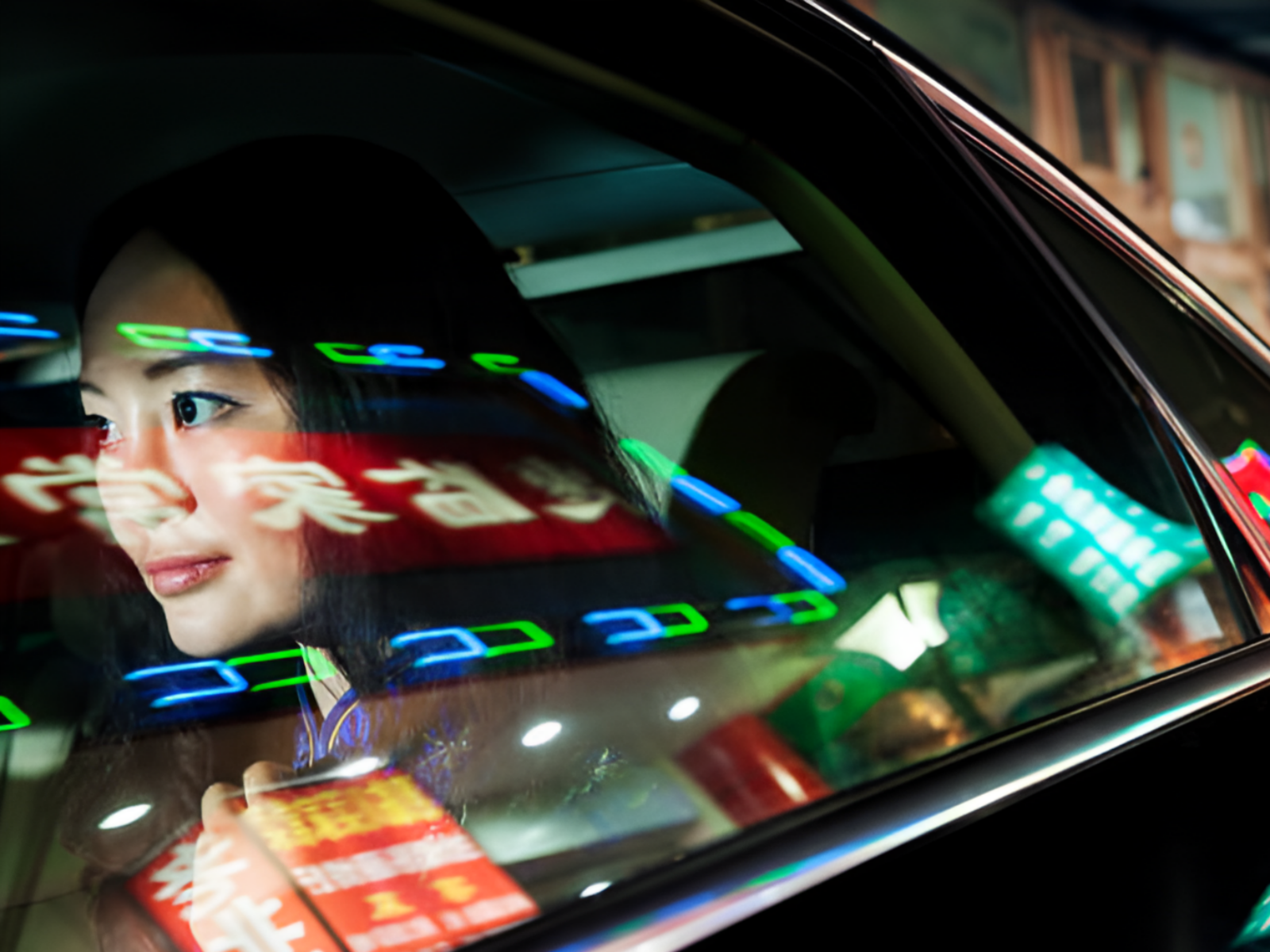 경찰이 중국 단기 체류자의 국내 운전을 조건부 허용하는 방안을 검토 중이다. 전문가들은 안전과 책임 문제를 우려하며 신중한 접근을 강조하고 있다. 사진=게티이미지뱅크.