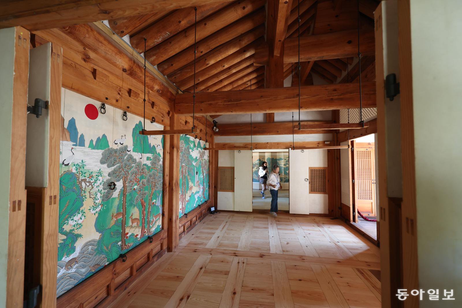 사랑채나 안채들이 이어져 있는데 규모로 보아 꽤 소박해 보였습니다.