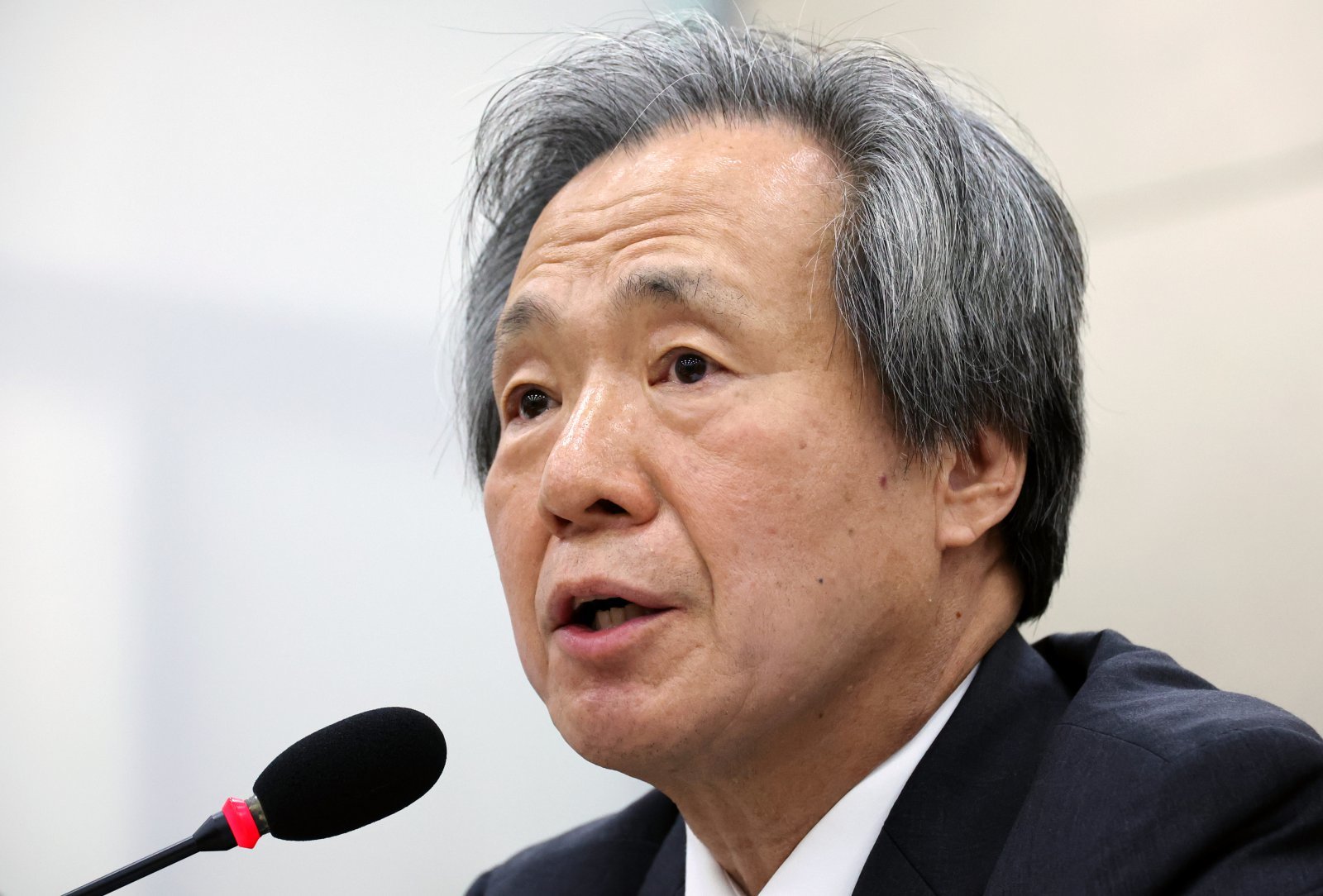 정기석 국민건강보험공단 이사장이 16일 오전 서울 여의도 국회에서 열린 보건복지위원회의 국민건강보험공단, 건강보험심사평가원에 대한 국정감사에서 의원 질문에 답변하고 있다. 2024.10.16. [서울=뉴시스]