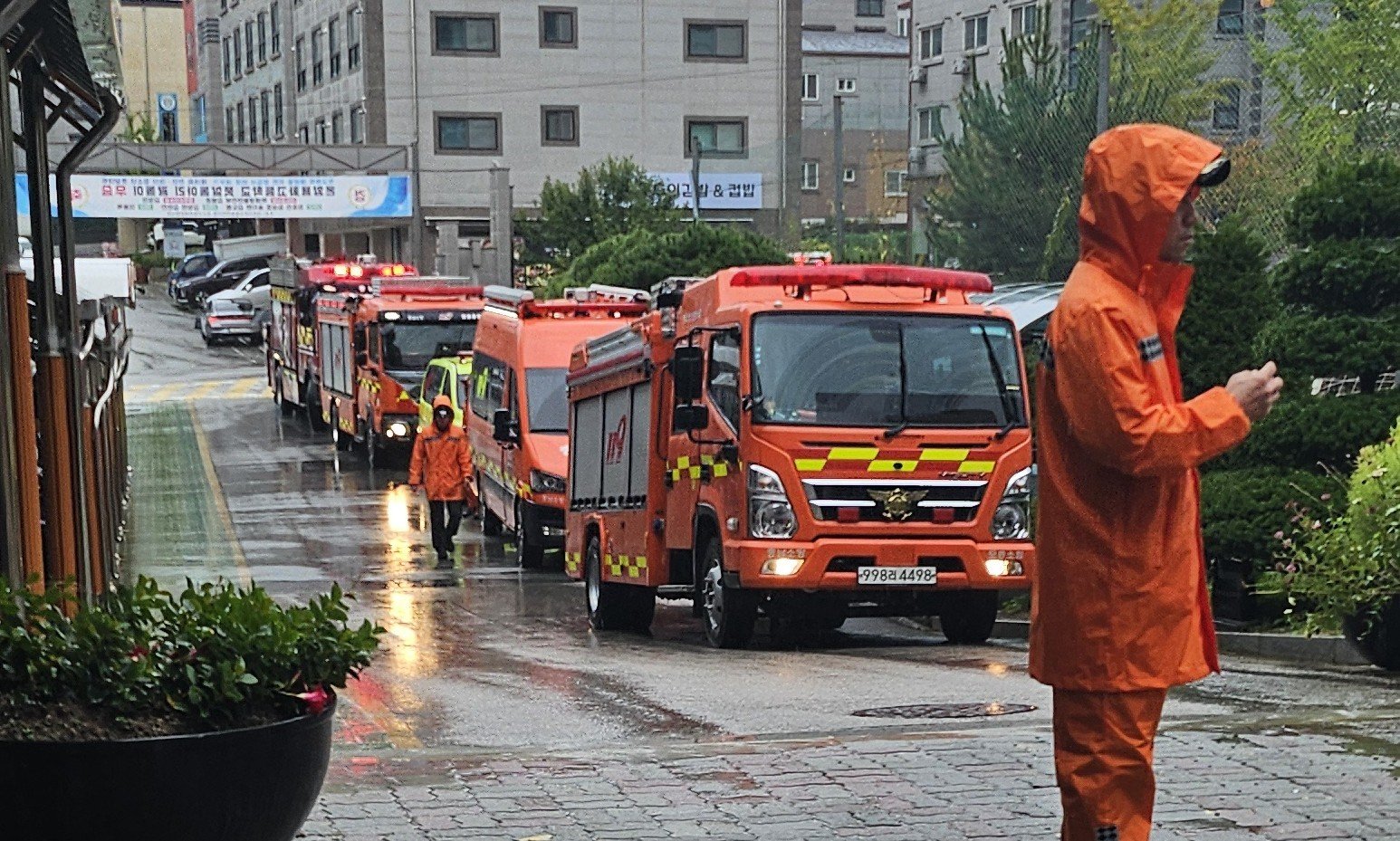 충남 아산의 한 고등학교 폭발물 설치 신고가 접수돼 학생들이 긴급 대피했다. (독자제공) 뉴스1