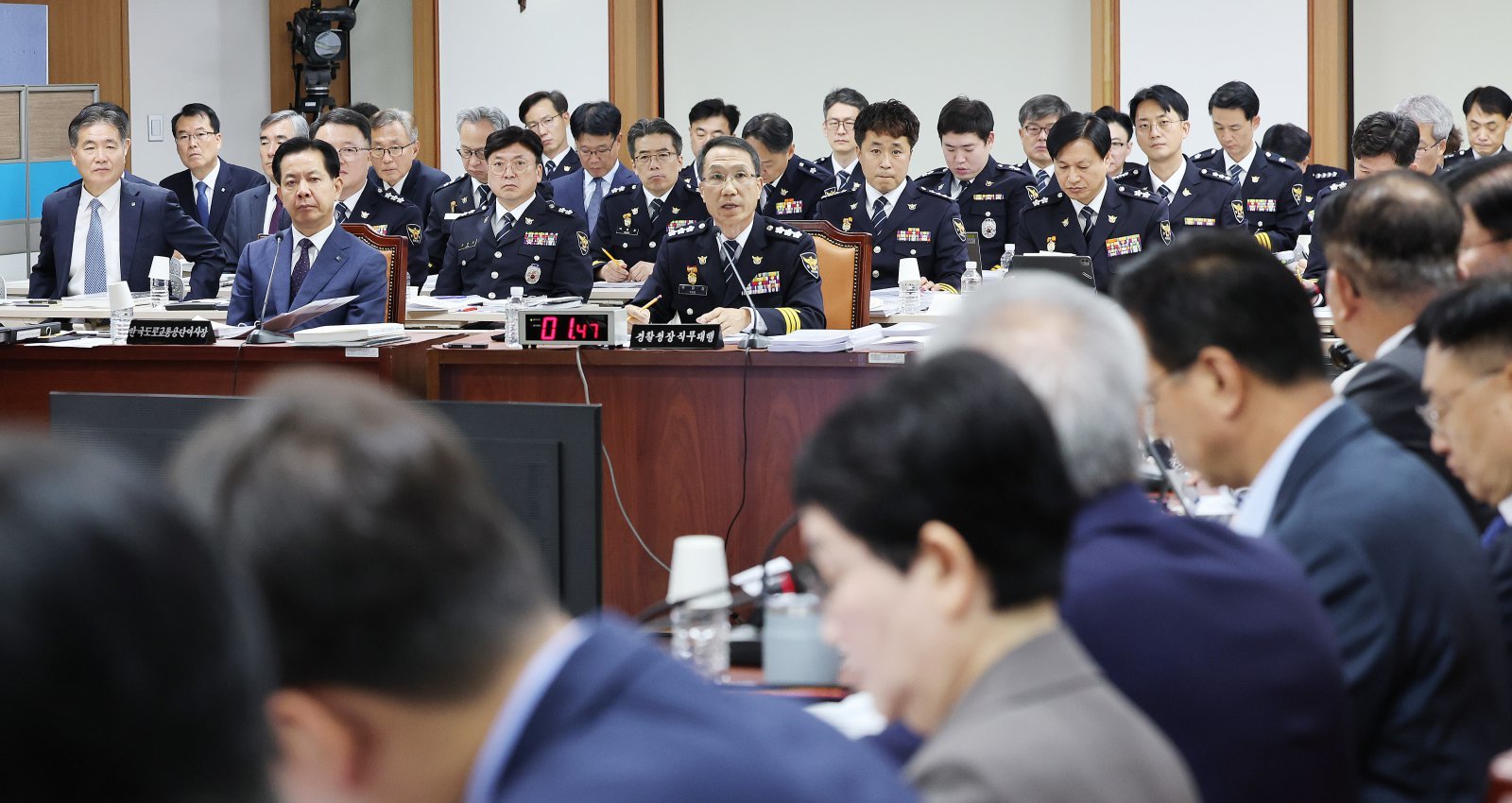 유재성 경찰청장 직무대행이 17일 서울 서대문구 경찰청에서 열린 국회 행정안전위원회 경찰청 국정감사에서 의원들 질의에 답변하고 있다. 뉴스1