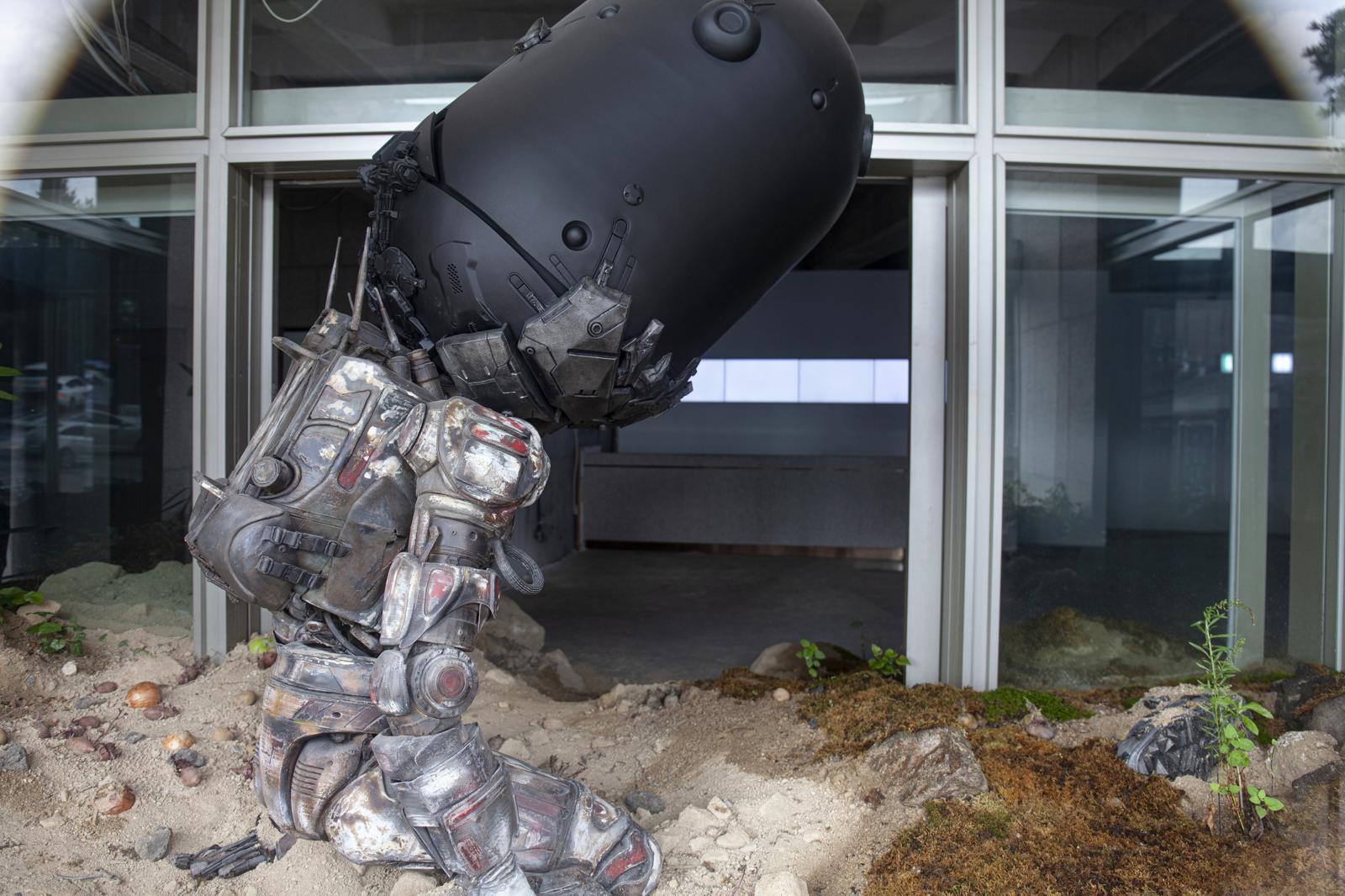 아드리안 비야르 로하스, 〈엘 핀 데 라 이마히나시온 III (상상의 종말 III)〉, 2024, 95X160X160 cm. 사진 남서원. 제공 아트선재센터. ⓒ 2025. Art Sonje Center all rights reserved