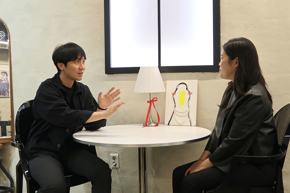 필름어스에 대해 이야기를 나누는 김용민 대표(좌)와 장문정 대표 / 출처=IT동아