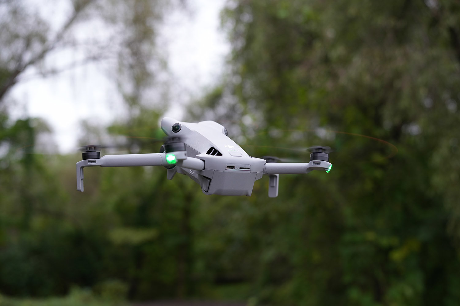 DJI 미니 5 프로는 작은 본체에 고급 기능을 담았다 / 출처=IT동아