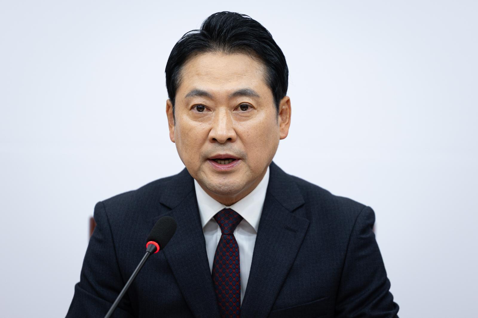 장동혁 국민의힘 대표가 17일 서울 여의도 국회에서 기자간담회를 하고 있다. ⓒ News1