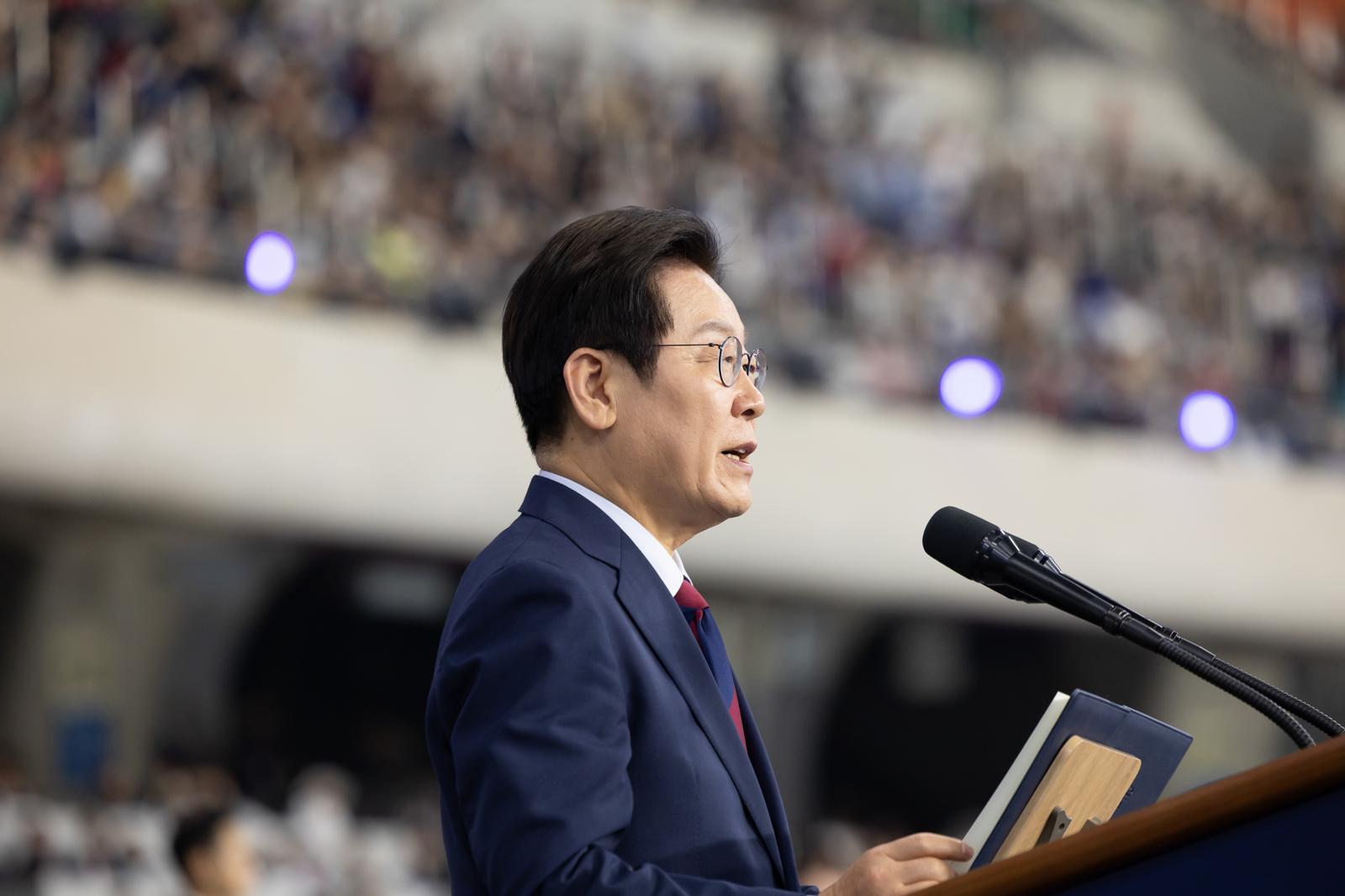 이재명 대통령이 17일 부산아시아드주경기장에서 열린 제106회 전국체육대회 개막식에서 기념사를 하고 있다. (대통령실 제공. 재판매 및 DB 금지) 2025.10.18/뉴스1