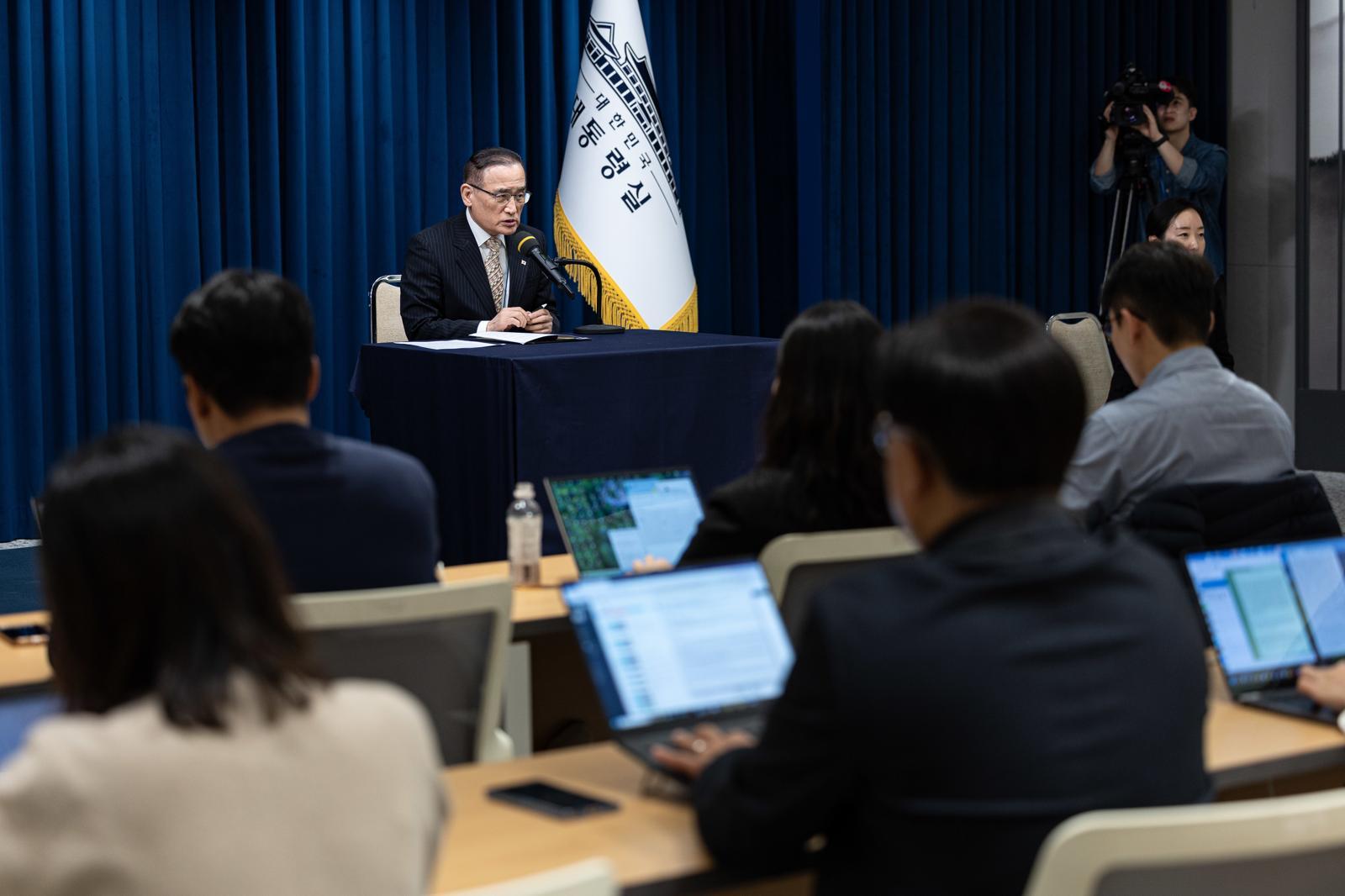 위성락 국가안보실장이 지난 17일 서울 용산 대통령실 청사에서 캄보디아 이슈의 구체적 대응현황 관련 브리핑을 하고 있다. 2025.10.17/뉴스1