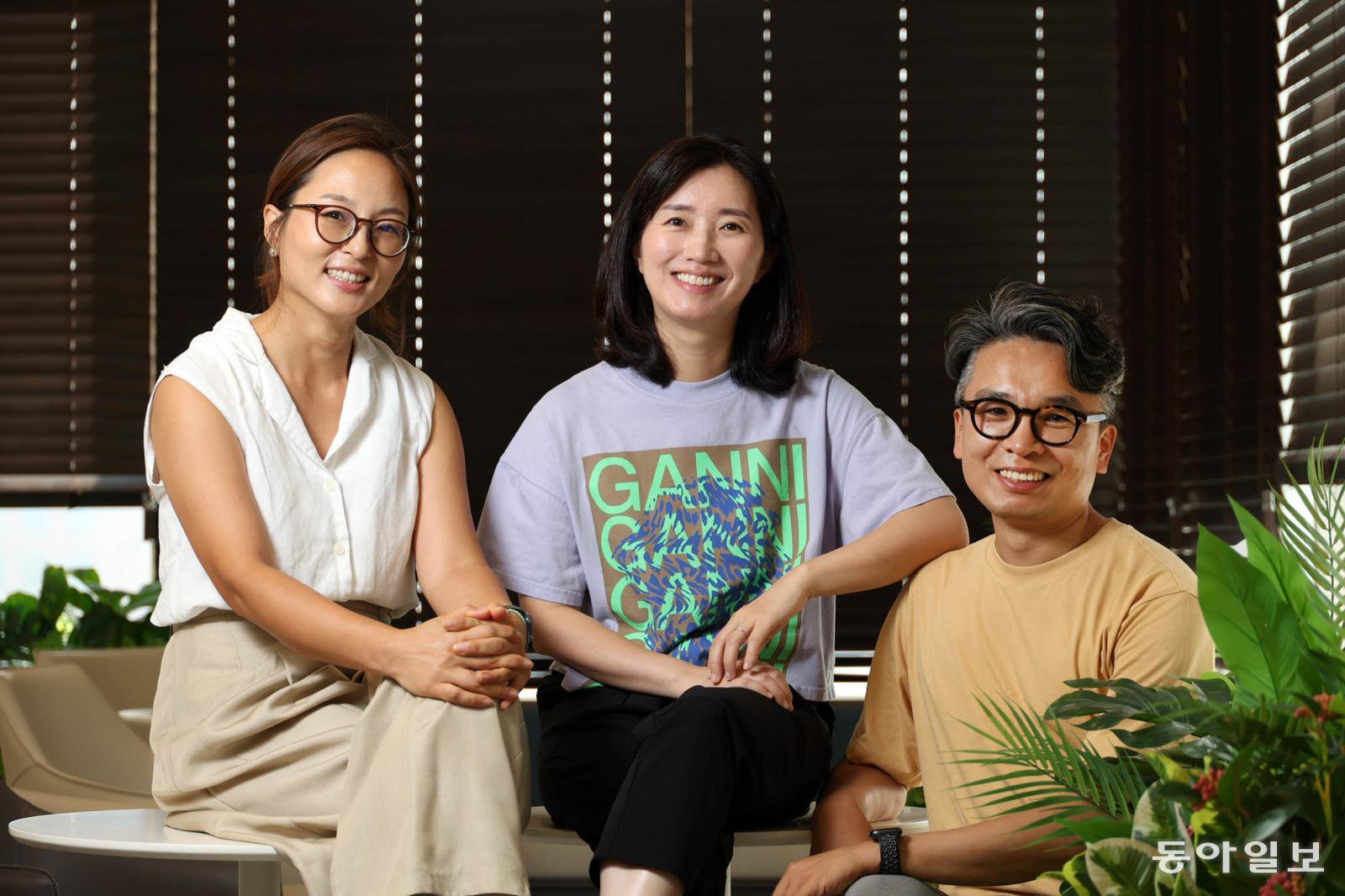 서울 종로구 동아미디어센터에 모인 ‘정원이 속삭이다’ 조성팀. 오른쪽부터 최연길 현대건설 책임, 최혜영 성균관대 교수, 주례민 오랑쥬리 대표. 전영한 기자 scoopjyh@donga.com