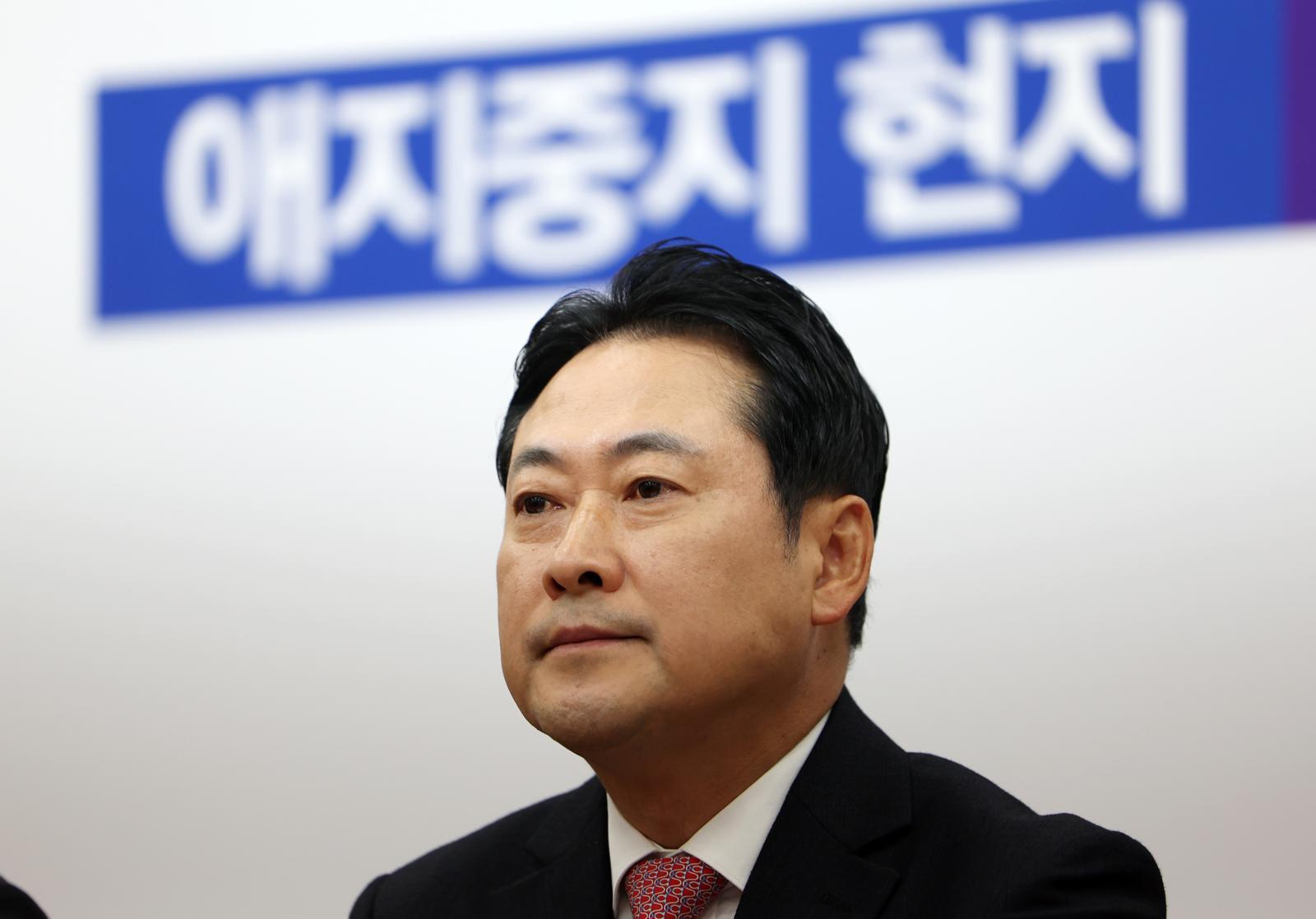 장동혁 국민의힘 대표가 20일 오전 서울 여의도 국회에서 열린 최고위원회의에 참석해 있다. 뉴시스