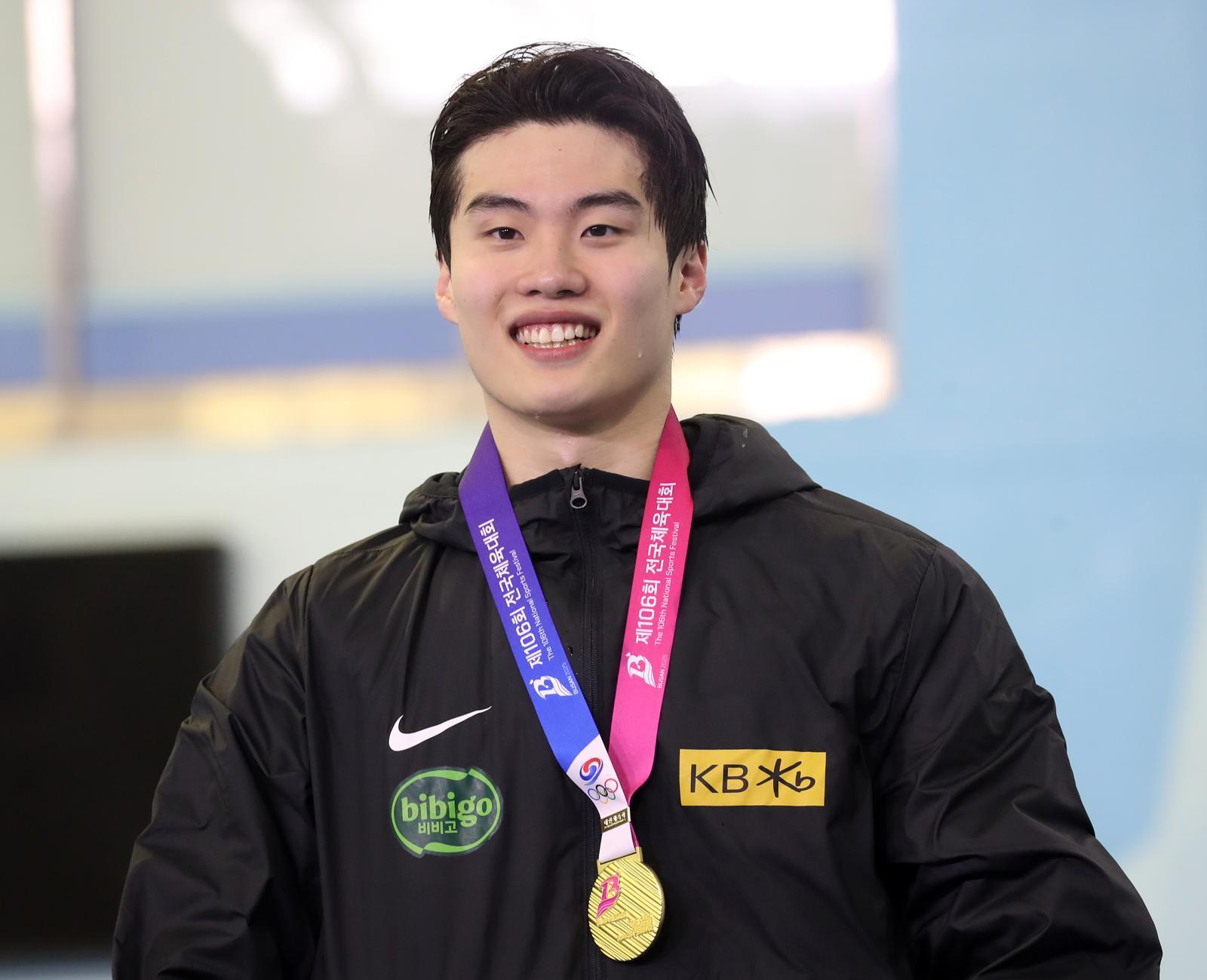 황선우 200m 亞신기록, 쑨양 넘었다