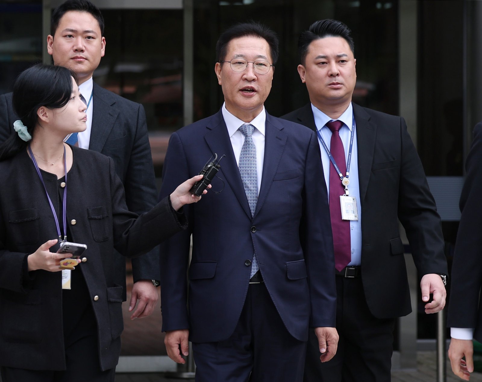 윤석열 전 대통령의 12·3 비상계엄 선포에 가담한 혐의를 받는 박성재 전 법무부 장관이 14일 서울 서초구 서울중앙지방법원에서 열린 구속 전 피의자 심문(영장실질심사)를 마친 뒤 법정을 나서고 있다. 2025.10.14. 서울=뉴시스