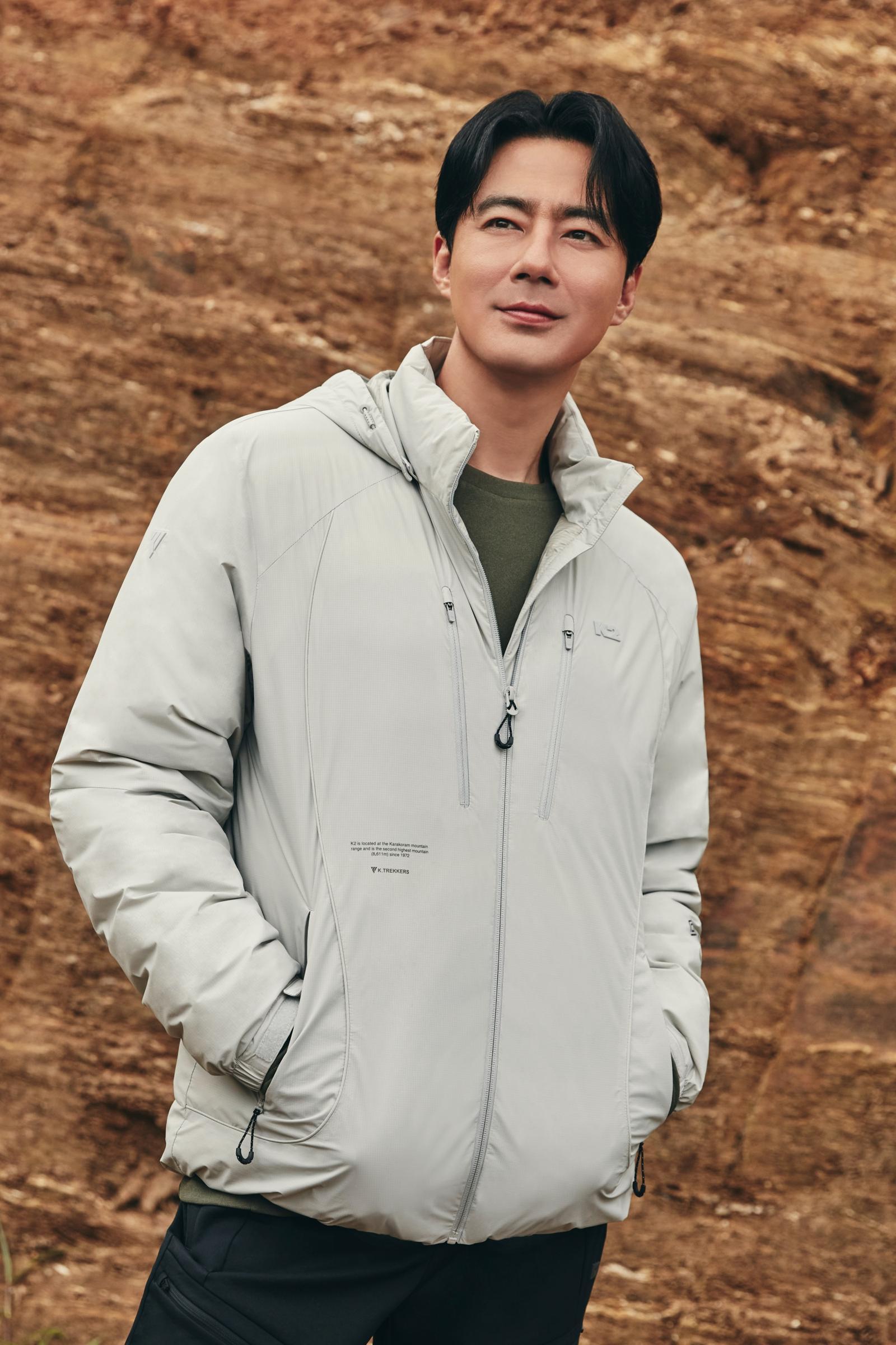 방풍 기능과 쾌적함을 갖춘 ‘에어다 이브’ 경량 다운을 선보였다. K2 제공