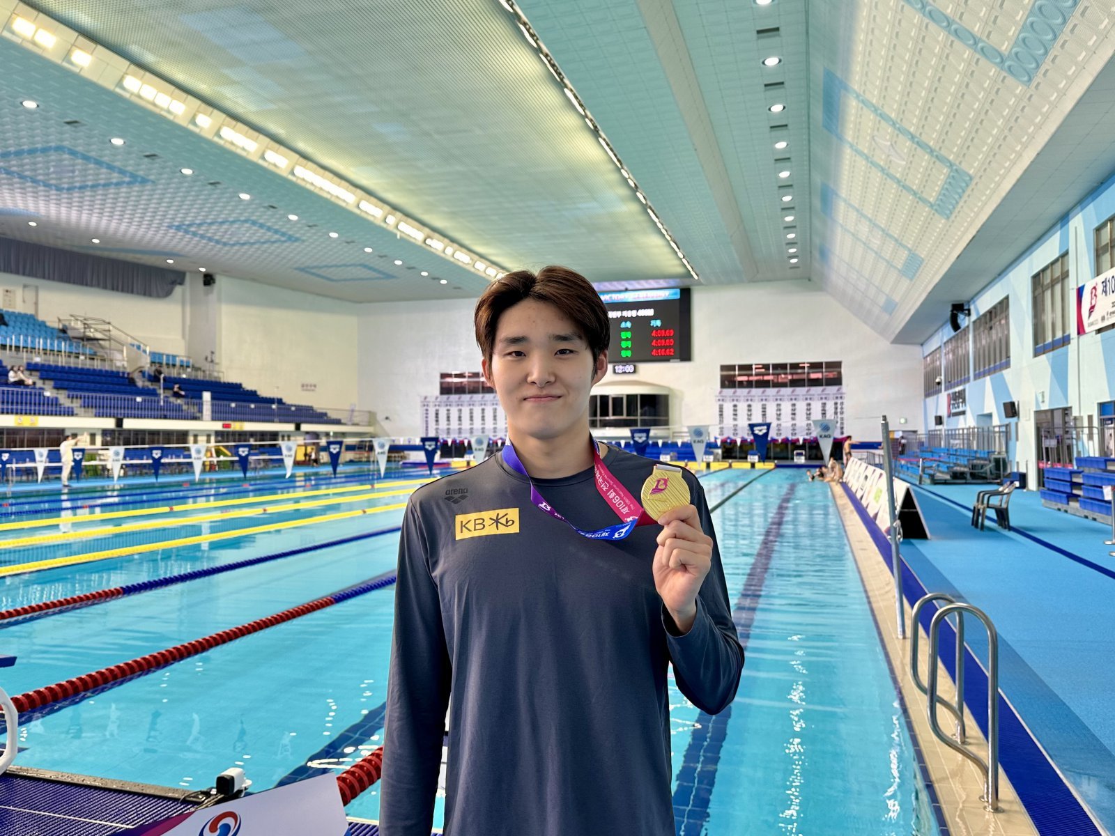 수영 김우민, 전국체전 자유형 400m 4연패…“기록 경신 목표”