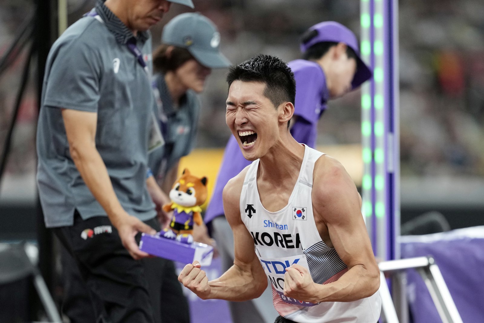 높이뛰기 우상혁, 전국체전 통산 10번째 우승…대회 6연패 위업